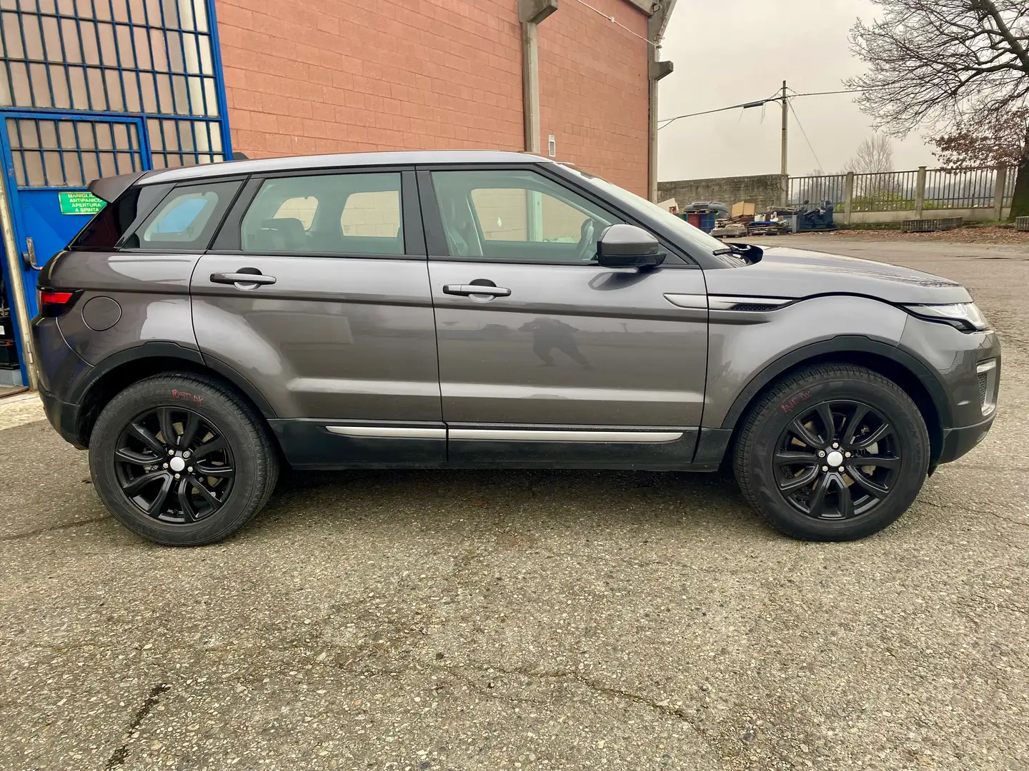 Land Rover Range Rover Evoque 5p 2.0 td4 SE 180cv Grau - 1