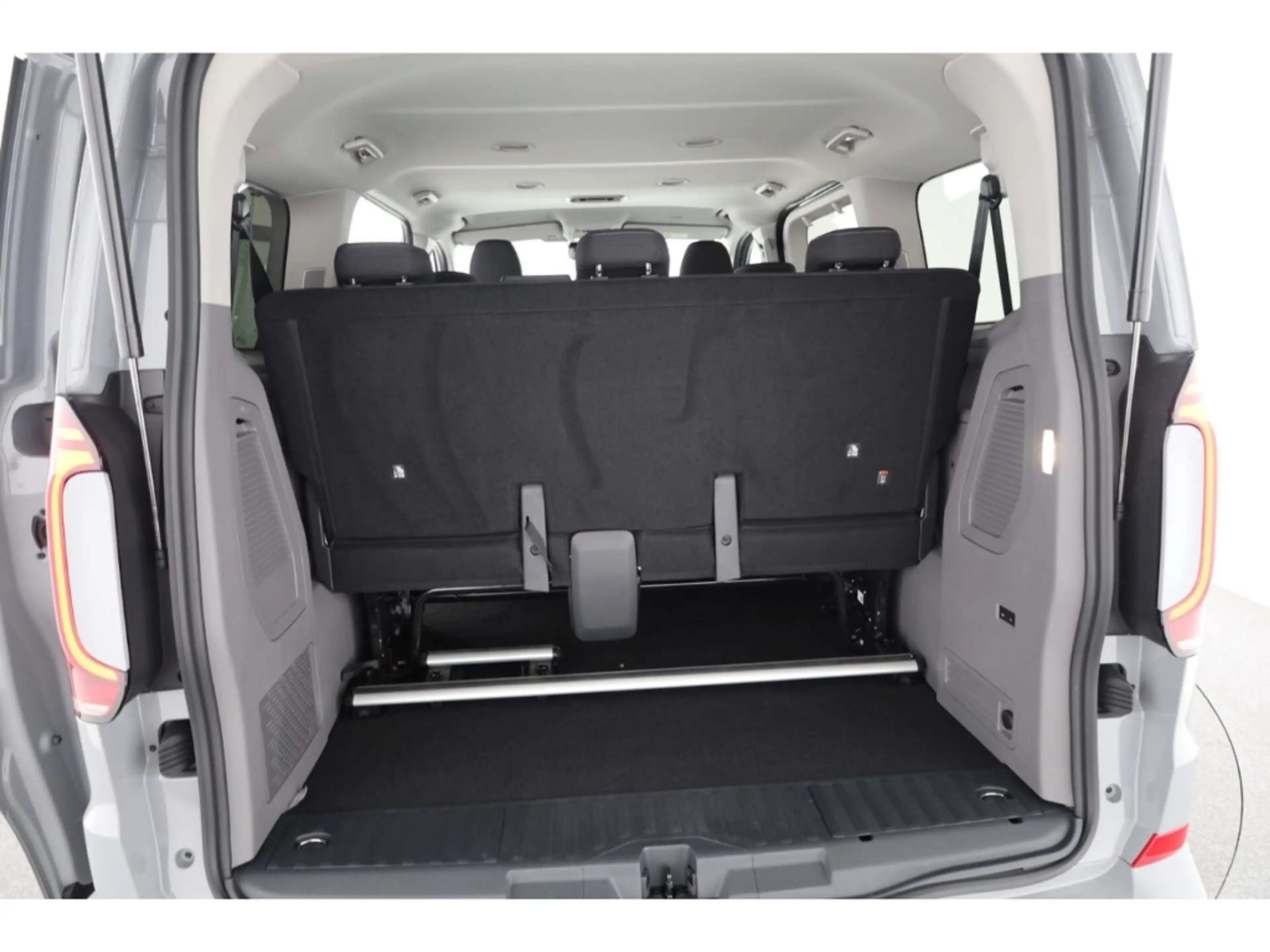 Volkswagen T7 Caravelle 2.0TDI Edition KR AHK/NAV/RFK/SHZ — photo 14