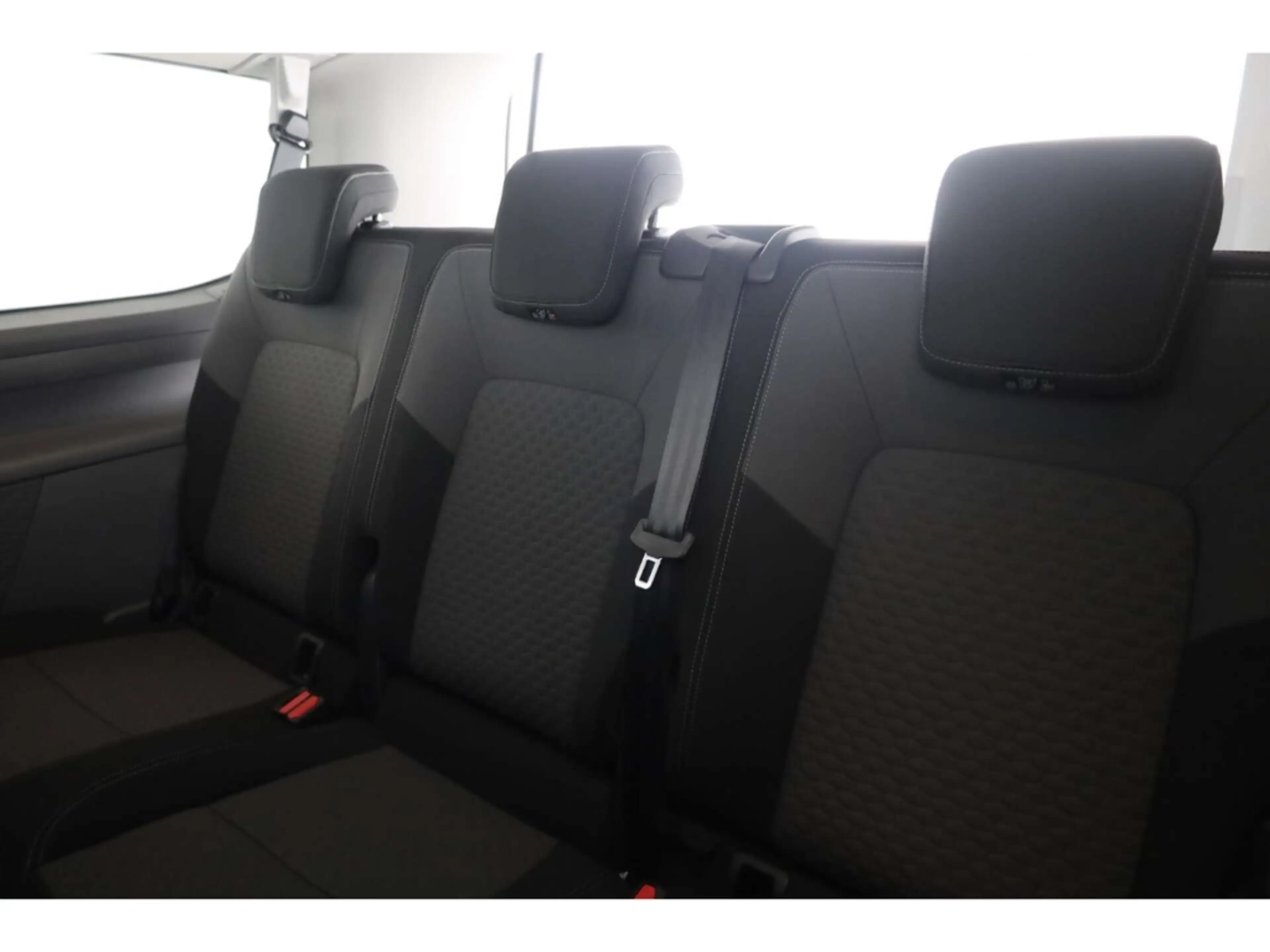 Volkswagen T7 Caravelle 2.0TDI Edition KR AHK/NAV/RFK/SHZ — photo 13
