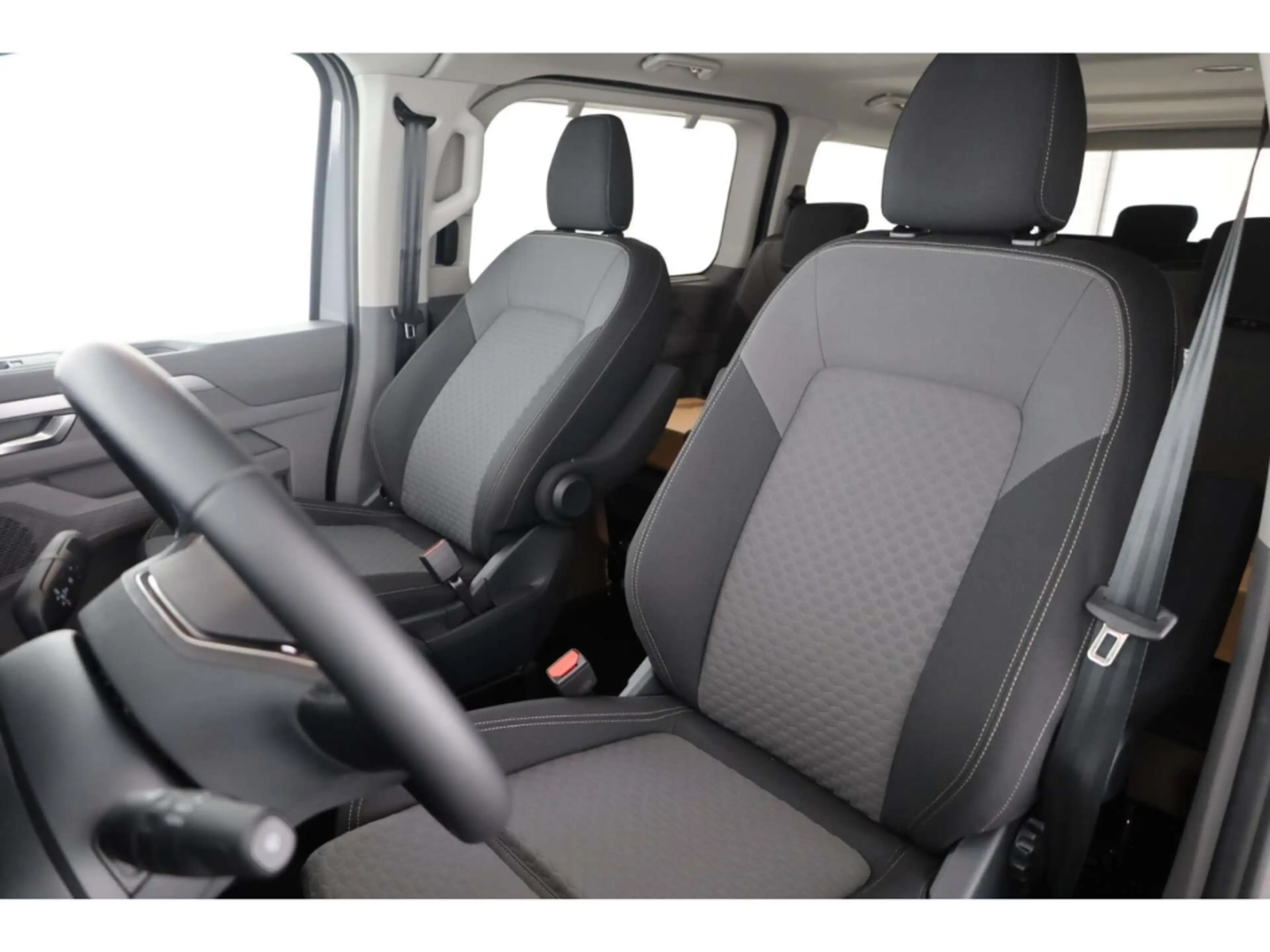 Volkswagen T7 Caravelle 2.0TDI Edition KR AHK/NAV/RFK/SHZ — photo 10