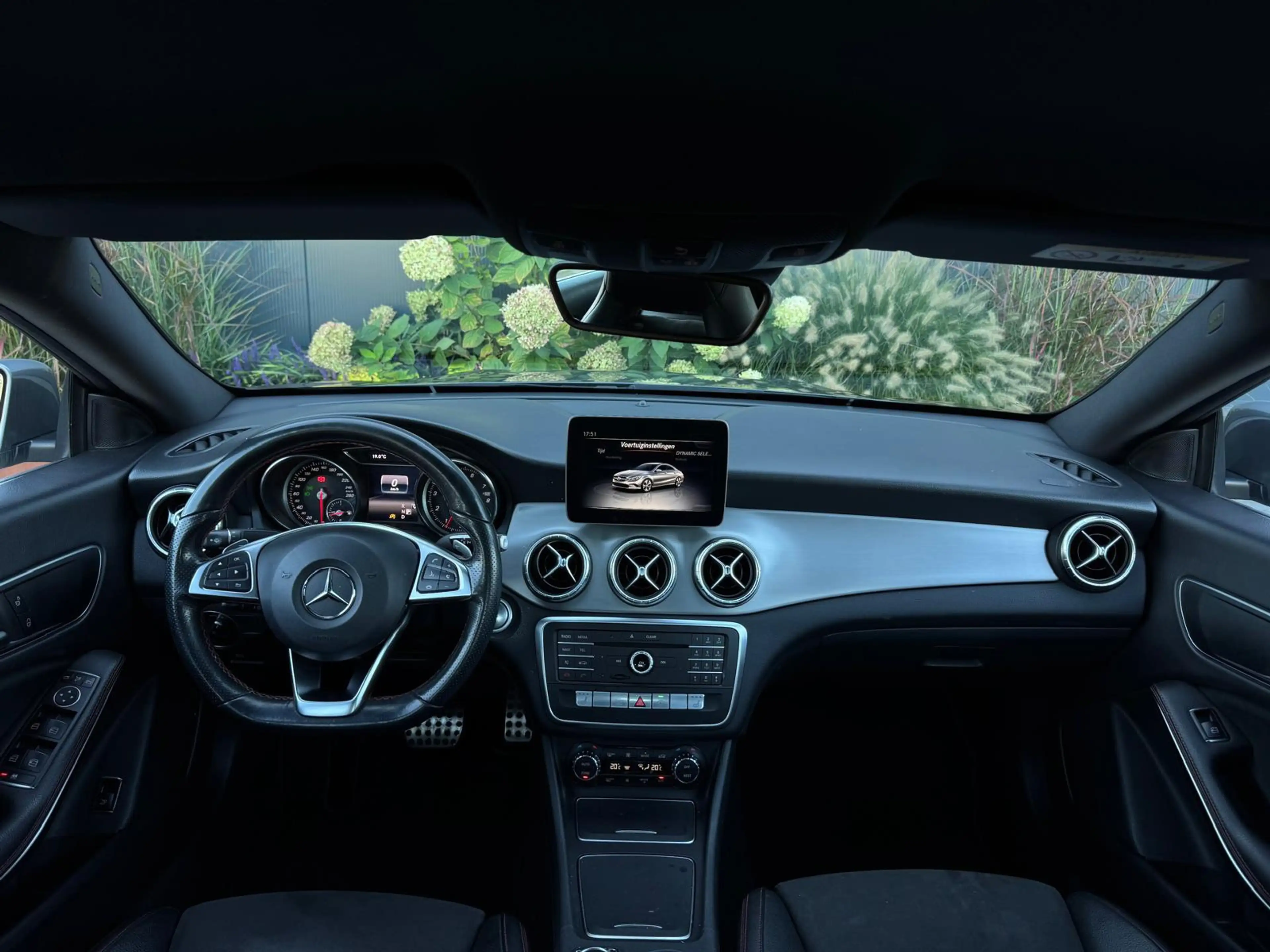 Mercedes-Benz CLA 180 AMG Night NAVI|LEDER|LED|SPORTVELGEN|CR CONTROL — photo 2