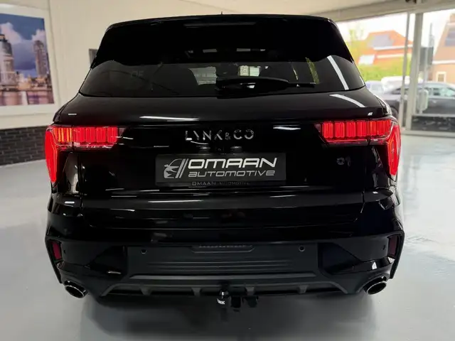 Lynk & Co 01 view 6