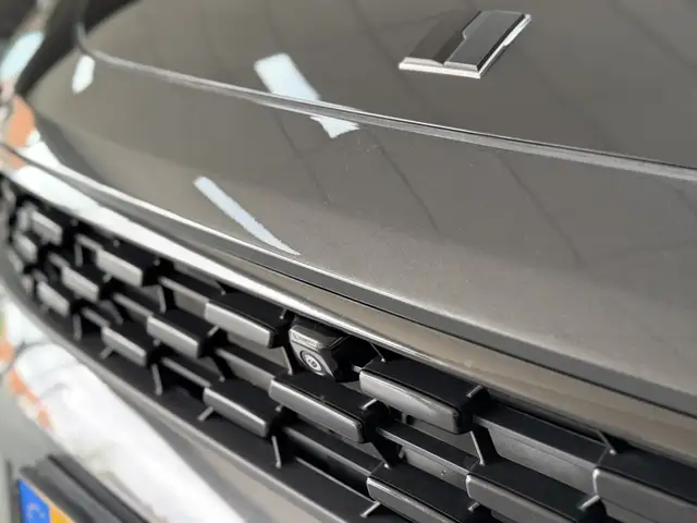 Lynk & Co 01 view 26