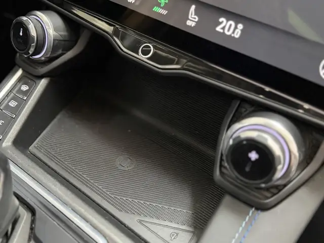Lynk & Co 01 view 18