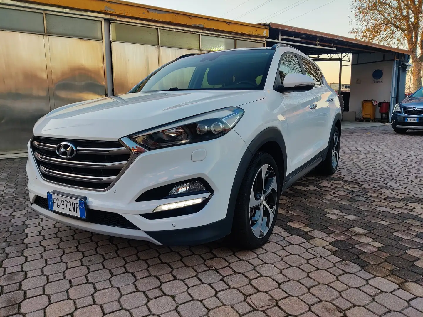 Hyundai TUCSON Tucson II 2017 1.7 crdi Xpossible 2wd 141cv dct Bianco - 1