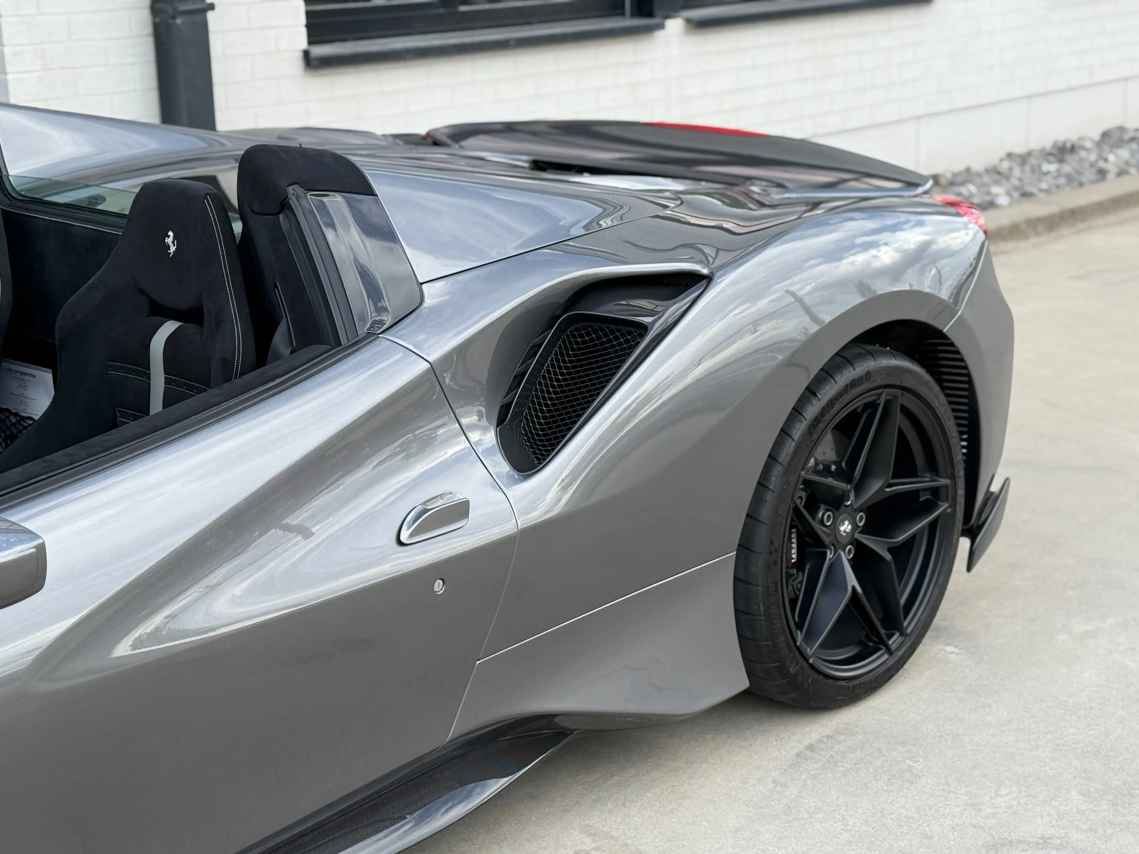Ferrari 488 " Pista " Spider 3.9 Turbo V8 F1 - FULL CARBON !! — photo 10