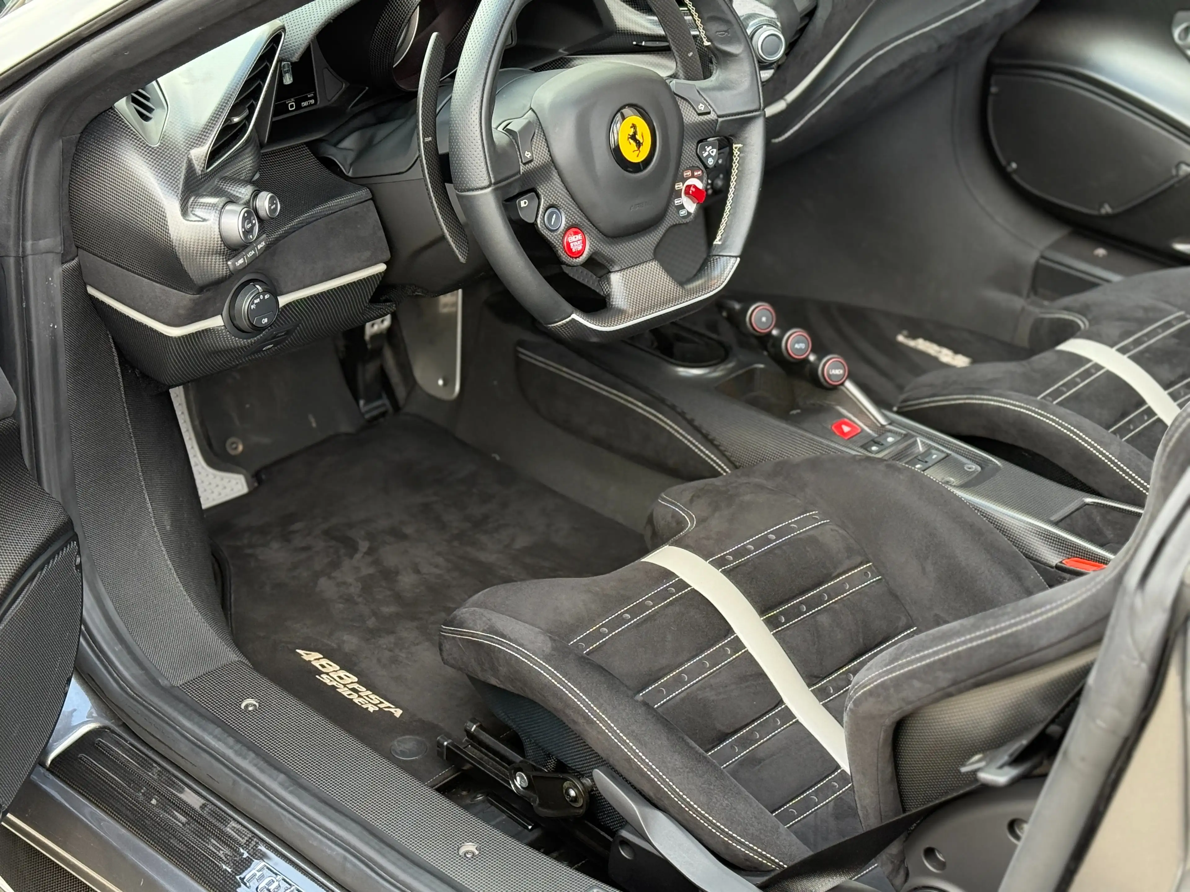 Ferrari 488 " Pista " Spider 3.9 Turbo V8 F1 - FULL CARBON !! — photo 15