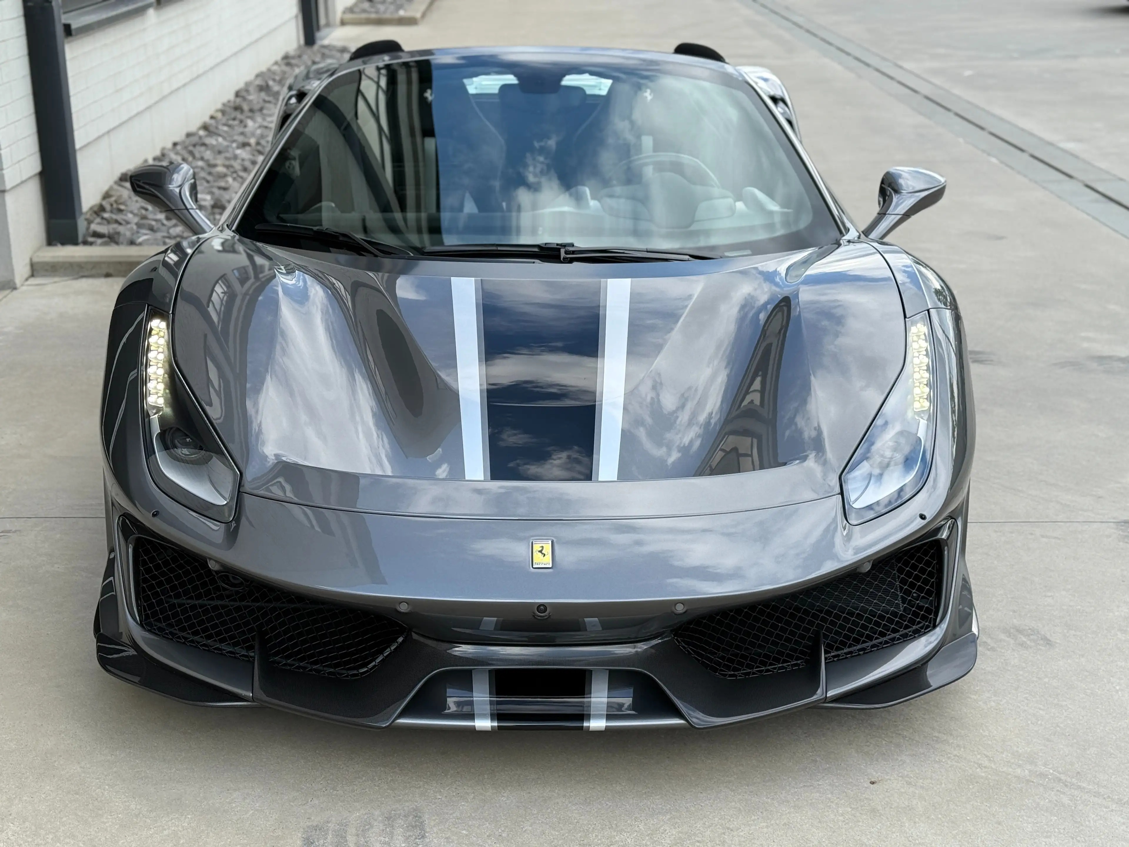 Ferrari 488 " Pista " Spider 3.9 Turbo V8 F1 - FULL CARBON !! — photo 5