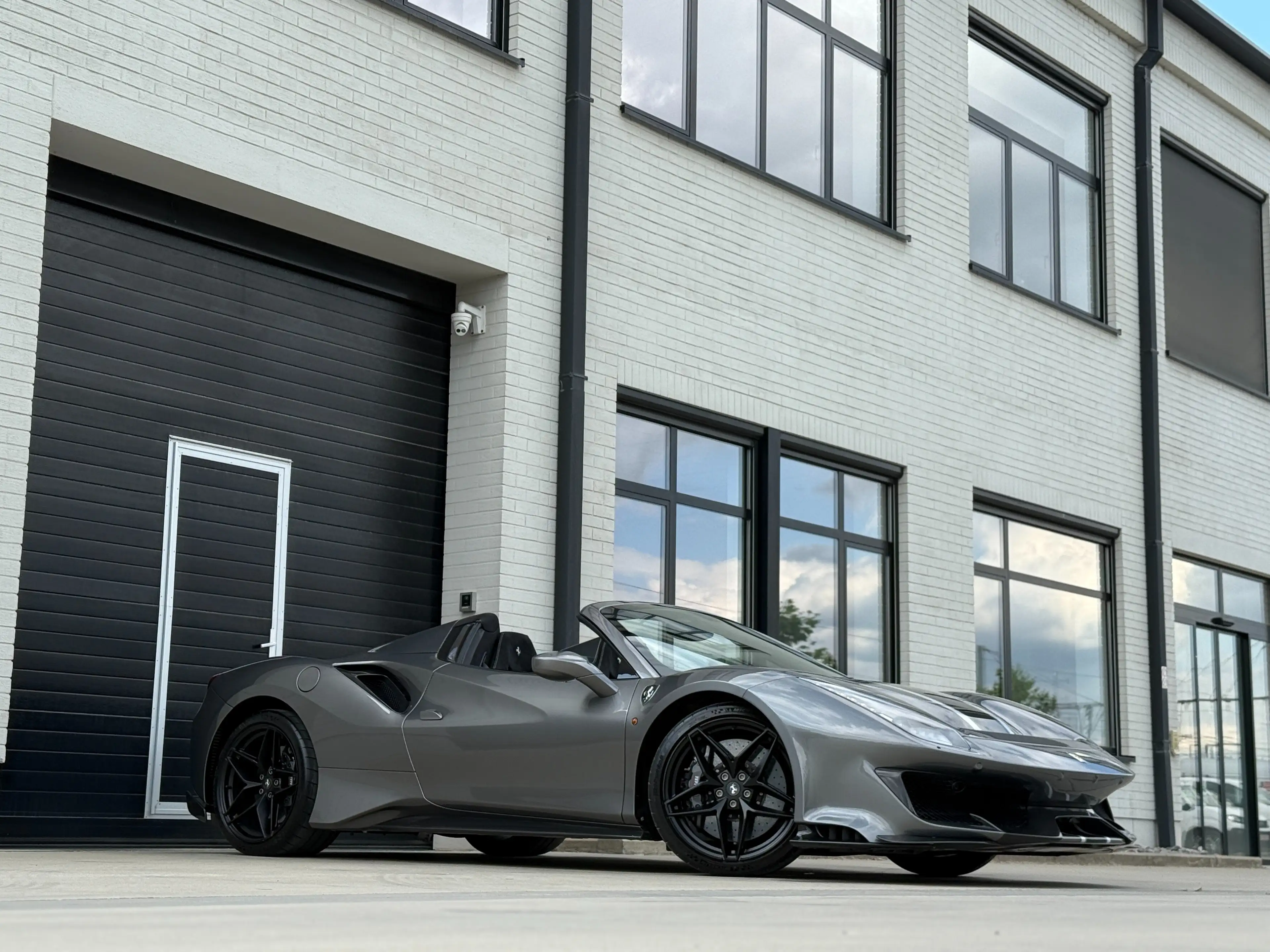 Ferrari 488 " Pista " Spider 3.9 Turbo V8 F1 - FULL CARBON !! — photo 2