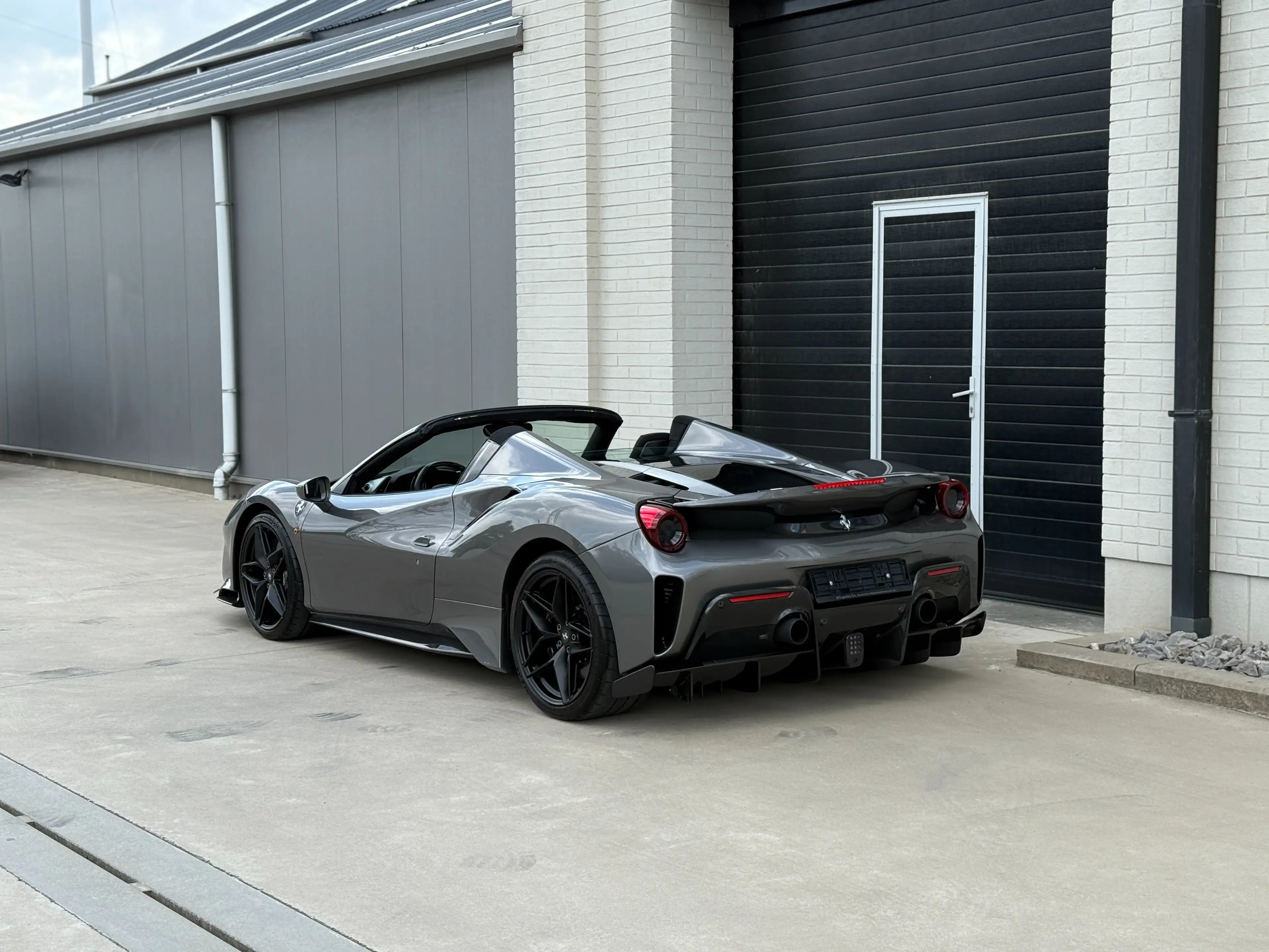 Ferrari 488 " Pista " Spider 3.9 Turbo V8 F1 - FULL CARBON !! — photo 11