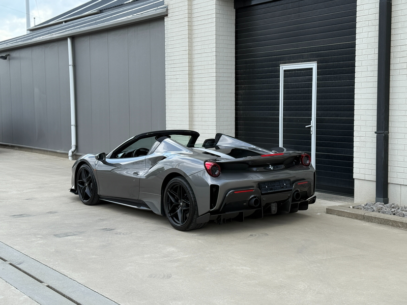 Ferrari 488 " Pista " Spider 3.9 Turbo V8 F1 - FULL CARBON !! — photo 11