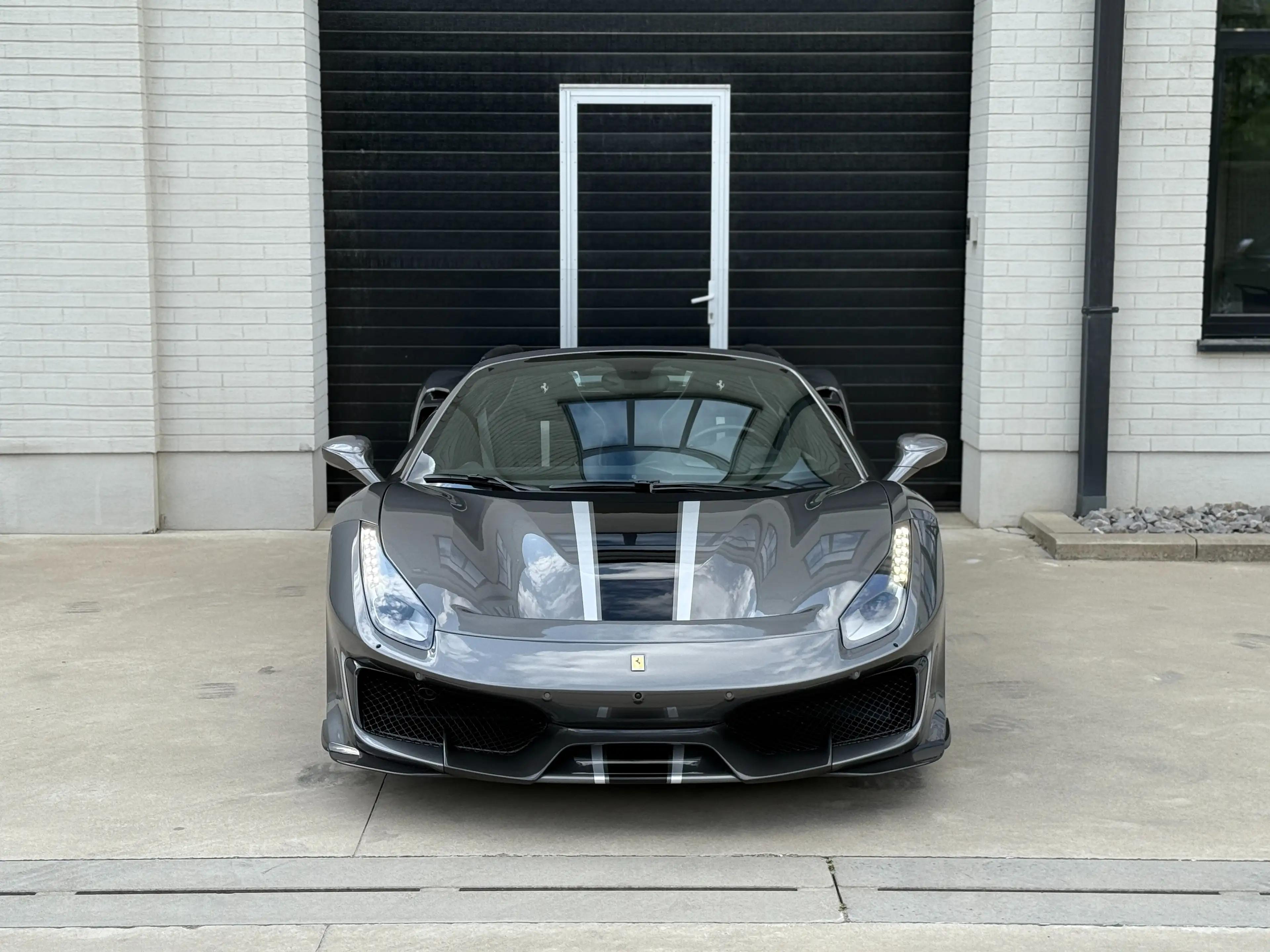 Ferrari 488 " Pista " Spider 3.9 Turbo V8 F1 - FULL CARBON !! — photo 4