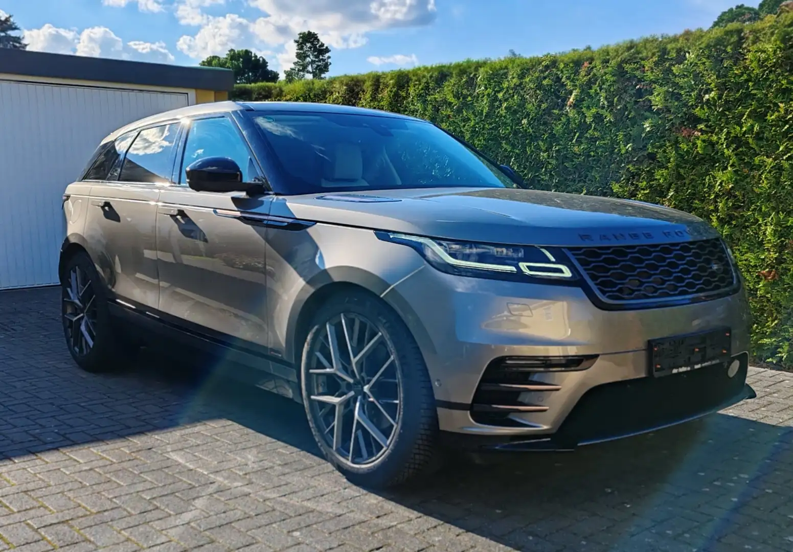Land Rover Range Rover Velar P380 V6 3.0 R-Dynamic HSE MATRIX-MASSAGE-LUFT-PANO Beige - 1