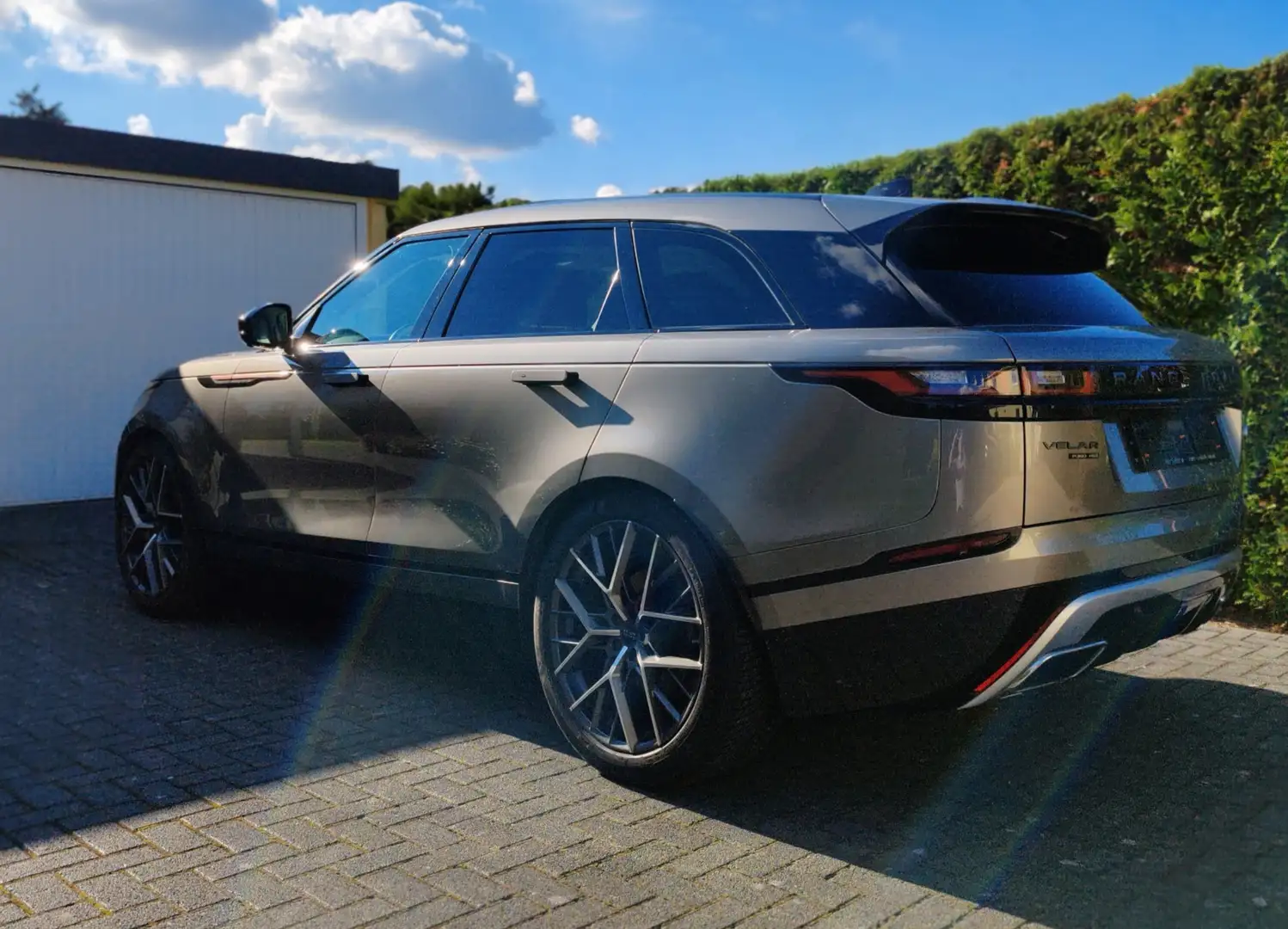 Land Rover Range Rover Velar P380 V6 3.0 R-Dynamic HSE MATRIX-MASSAGE-LUFT-PANO Beige - 2