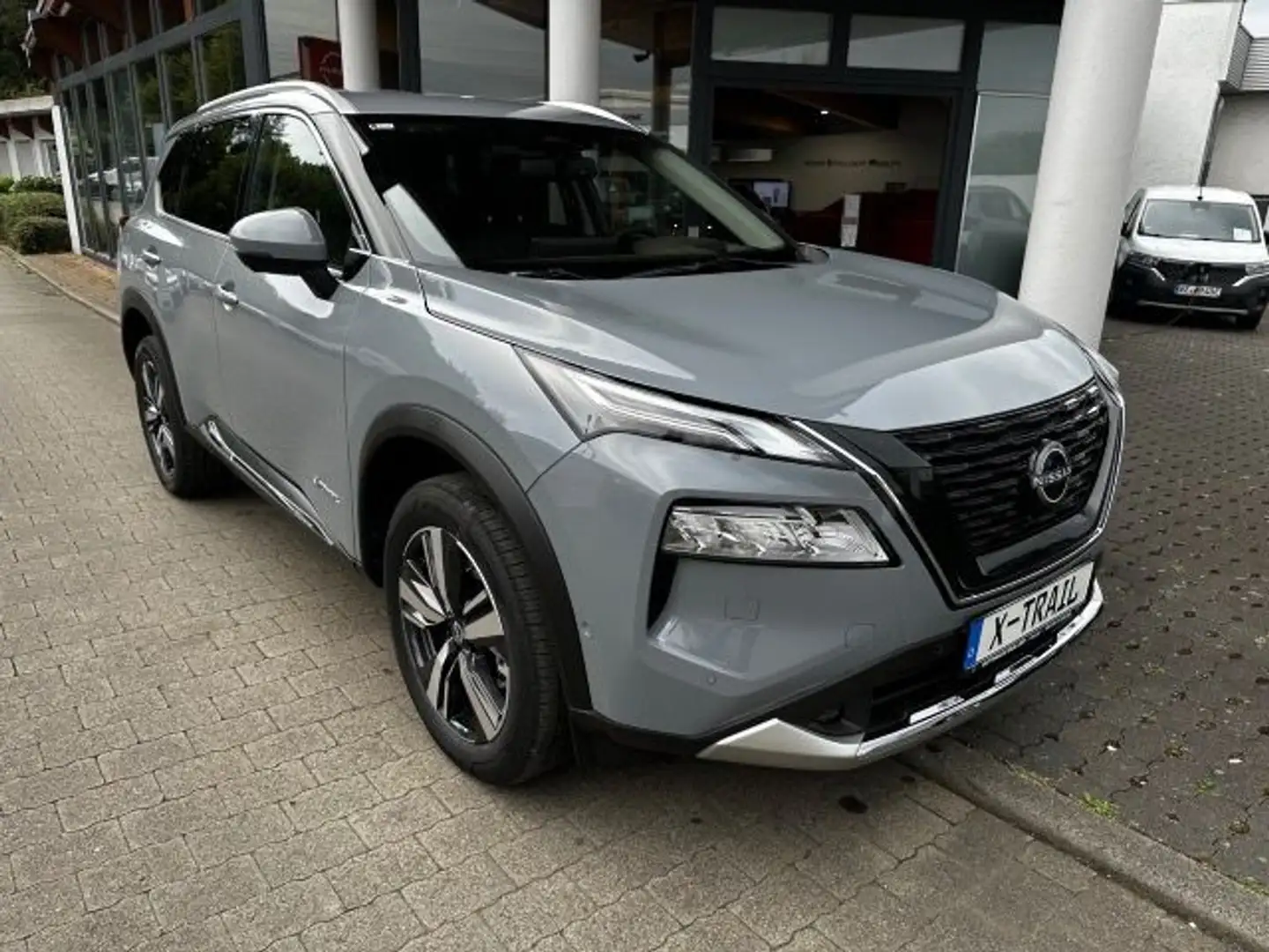 Nissan X-Trail X-TRAIL 1.5 VC-T e-POWER 204 PS Tekna 5 Sitze Grau - 1