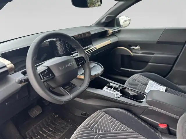 Lancia Ypsilon view 8