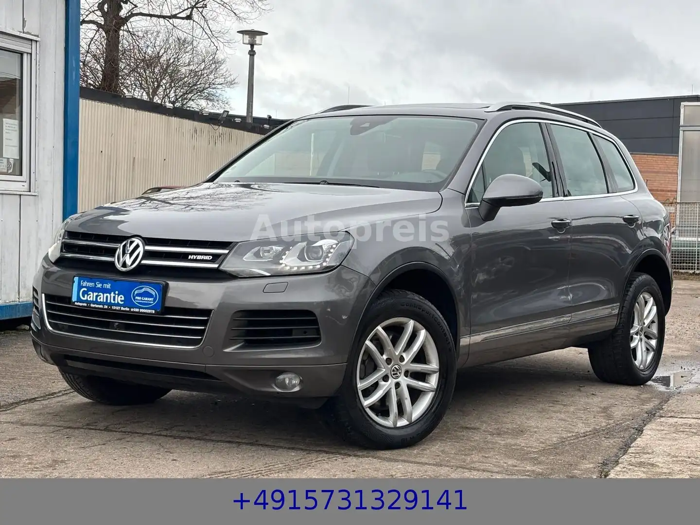 Volkswagen Touareg V6 TSI Hybrid Klima Leder Panorama  AHK Grey - 2