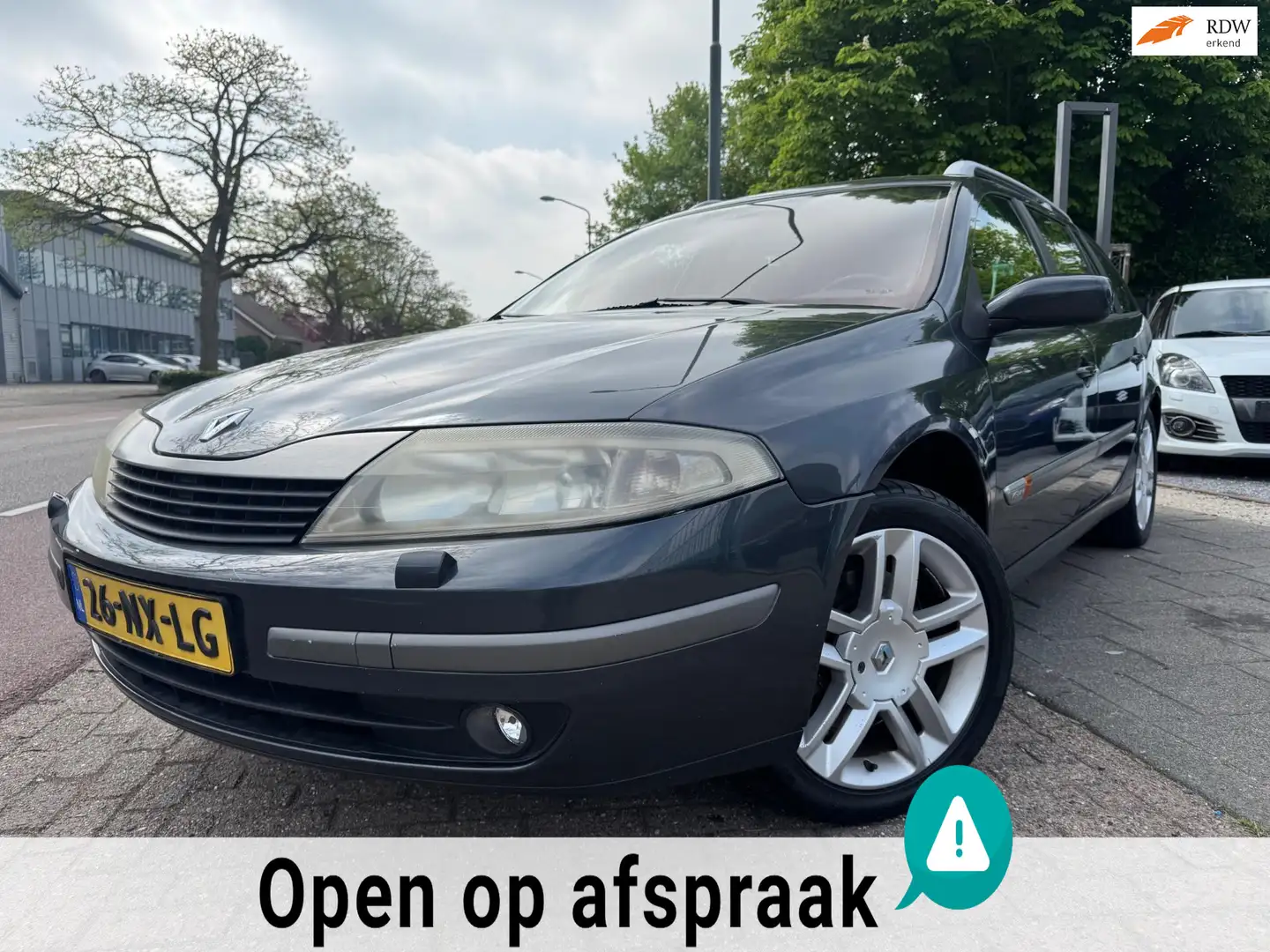 Renault Laguna Grand Tour 3.0-24V V6 Dynamique Clima PDC Lmv Auto Grijs - 1