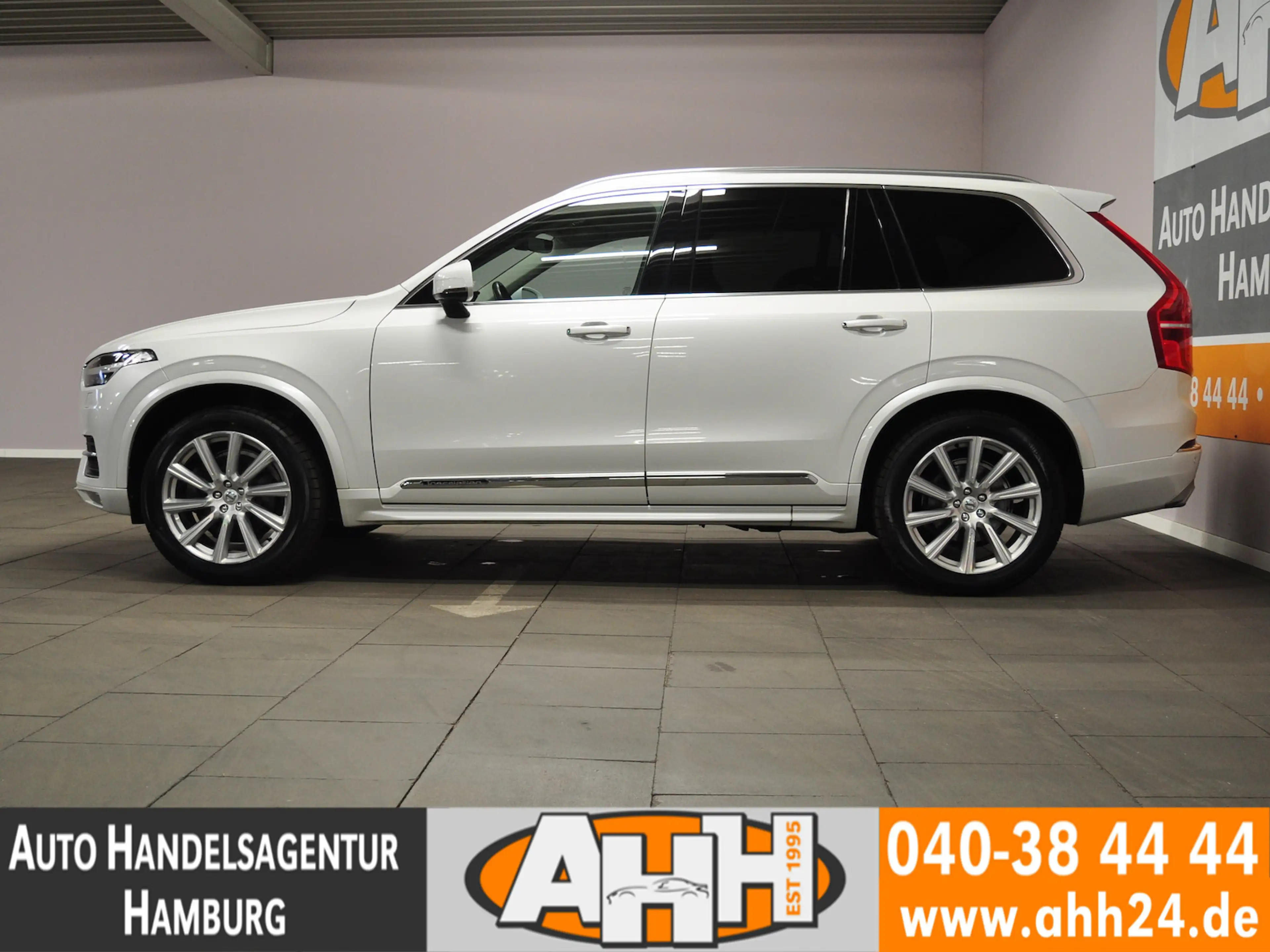 Volvo XC90 D5 AWD INSCRIPTION LED|PANO|360|STDH|AHK|1H — photo 6