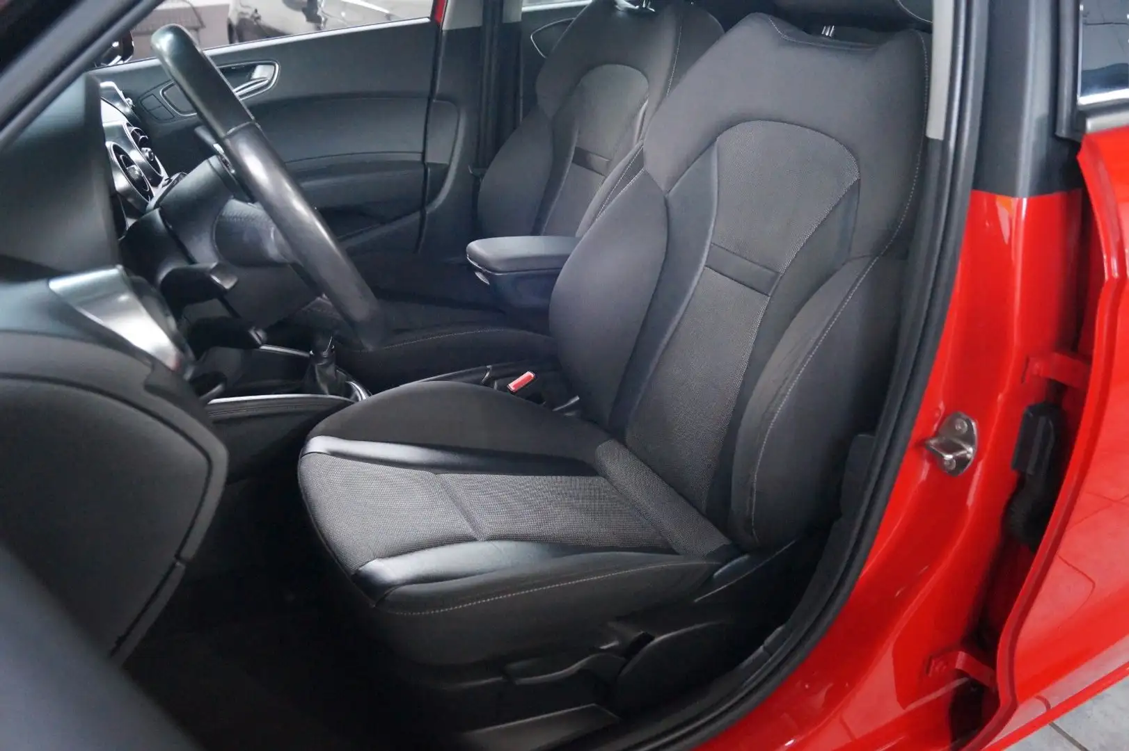 Audi A1 1.2 Sportback ambition Rosso - 2