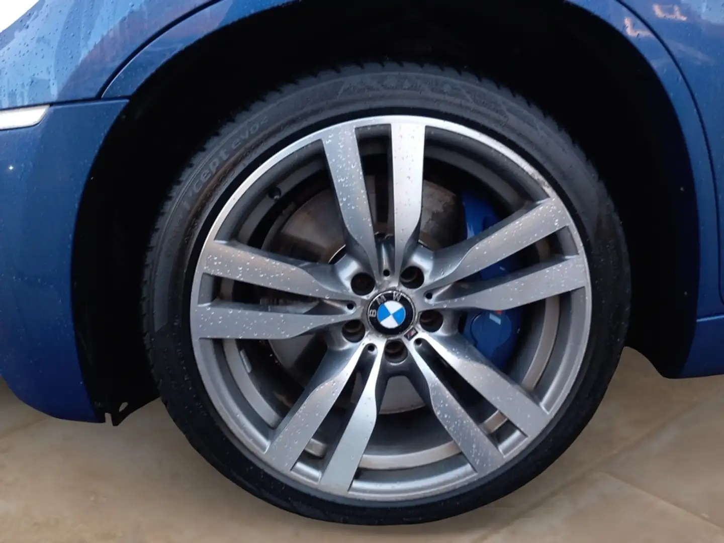 BMW X6 M + TÜV-bis-09.26 Blau - 2