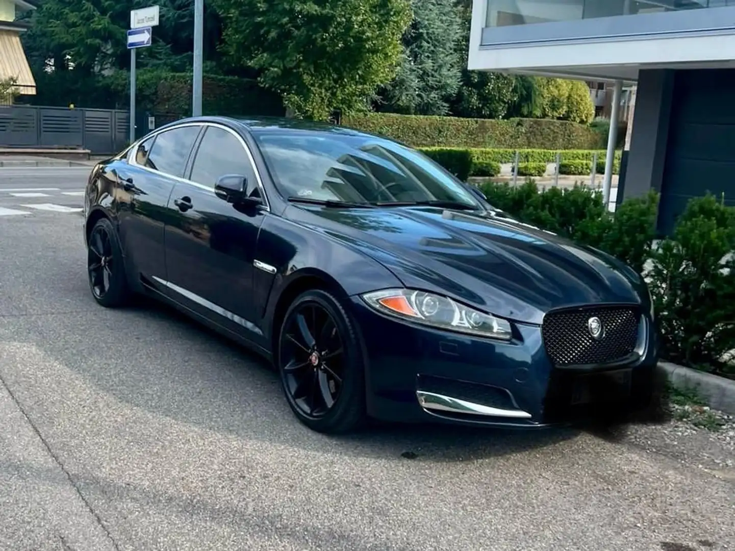 Jaguar XF XF I 2013 Berlina 2.2d Premium Luxury 200cv auto Kék - 1