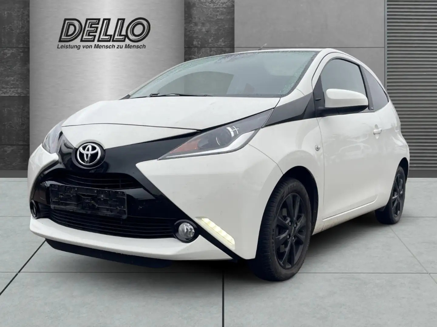 Toyota Aygo X-Play Edition-S Klimaautomatik Allwetterreifen Ke Weiß - 1