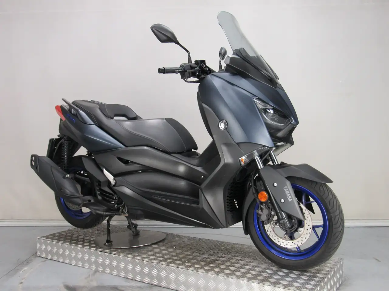 Yamaha X-Max 125