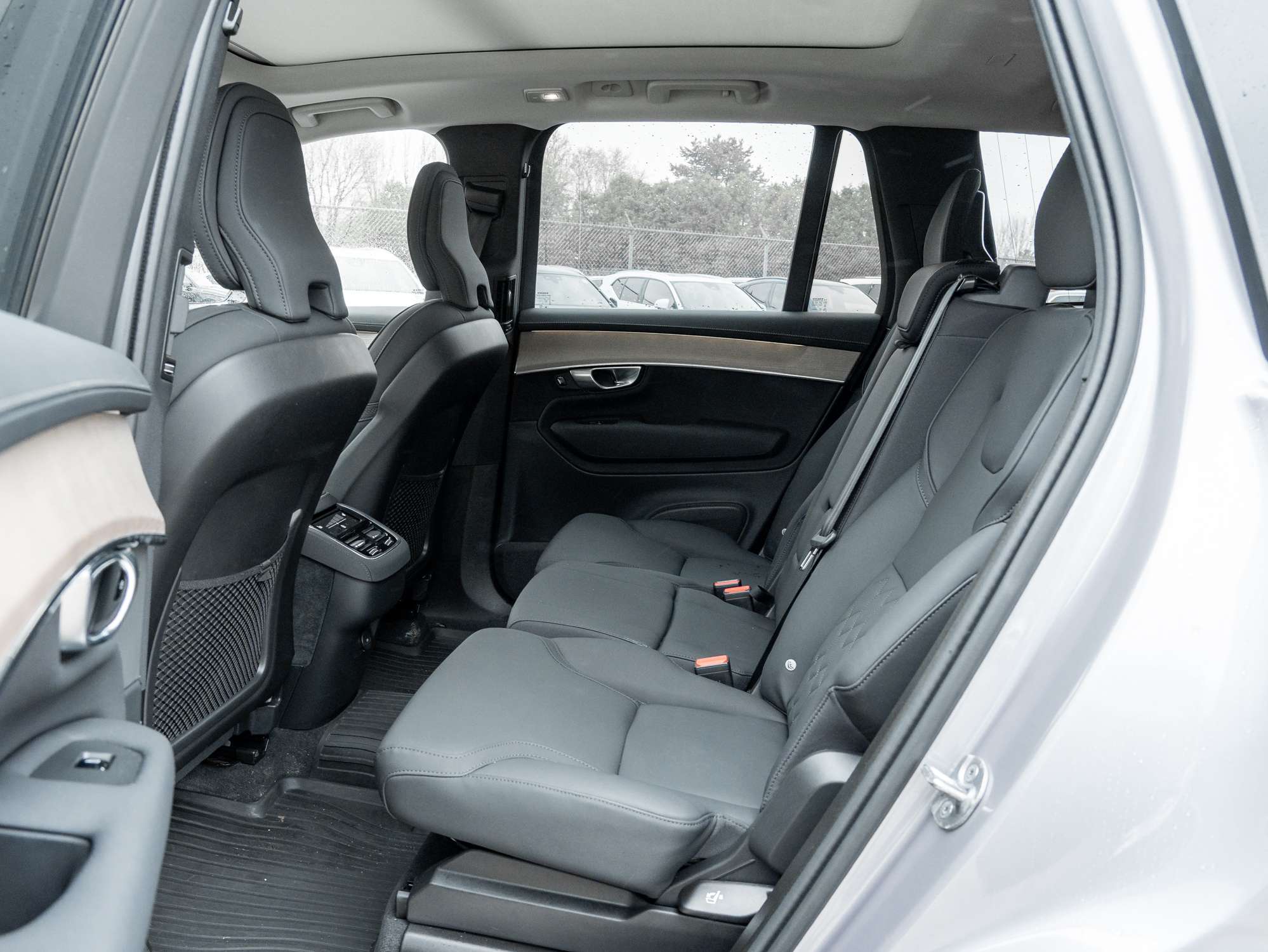 2026 Volvo XC90 B6 AWD PLUS |ALMOST NEW |VOLVO CPO RATE fr 2.99%* thumb 24