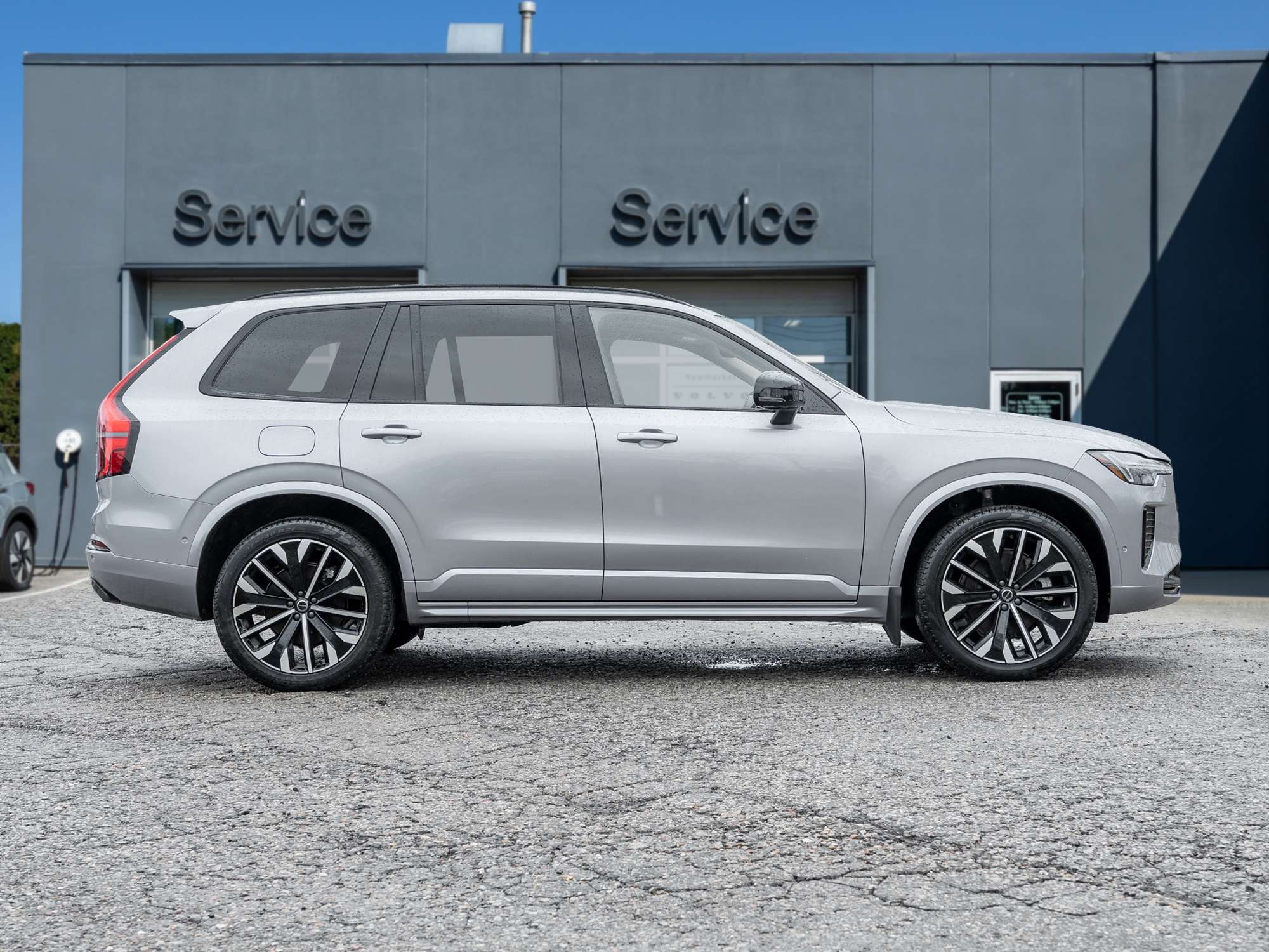 2026 Volvo XC90 B6 AWD PLUS |ALMOST NEW |VOLVO CPO RATE fr 2.99%* thumb 6