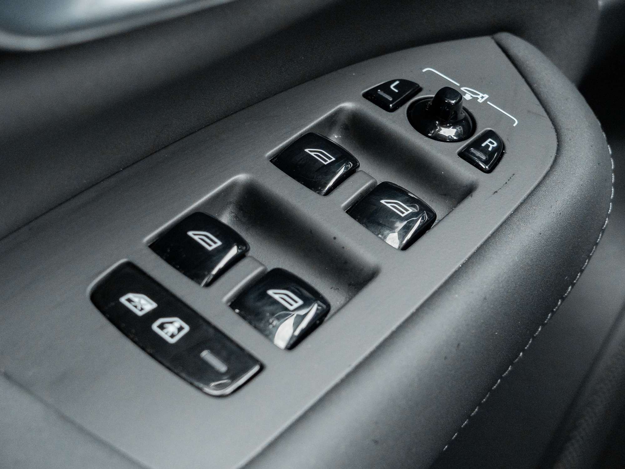 2026 Volvo XC90 B6 AWD PLUS |ALMOST NEW |VOLVO CPO RATE fr 2.99%* thumb 15