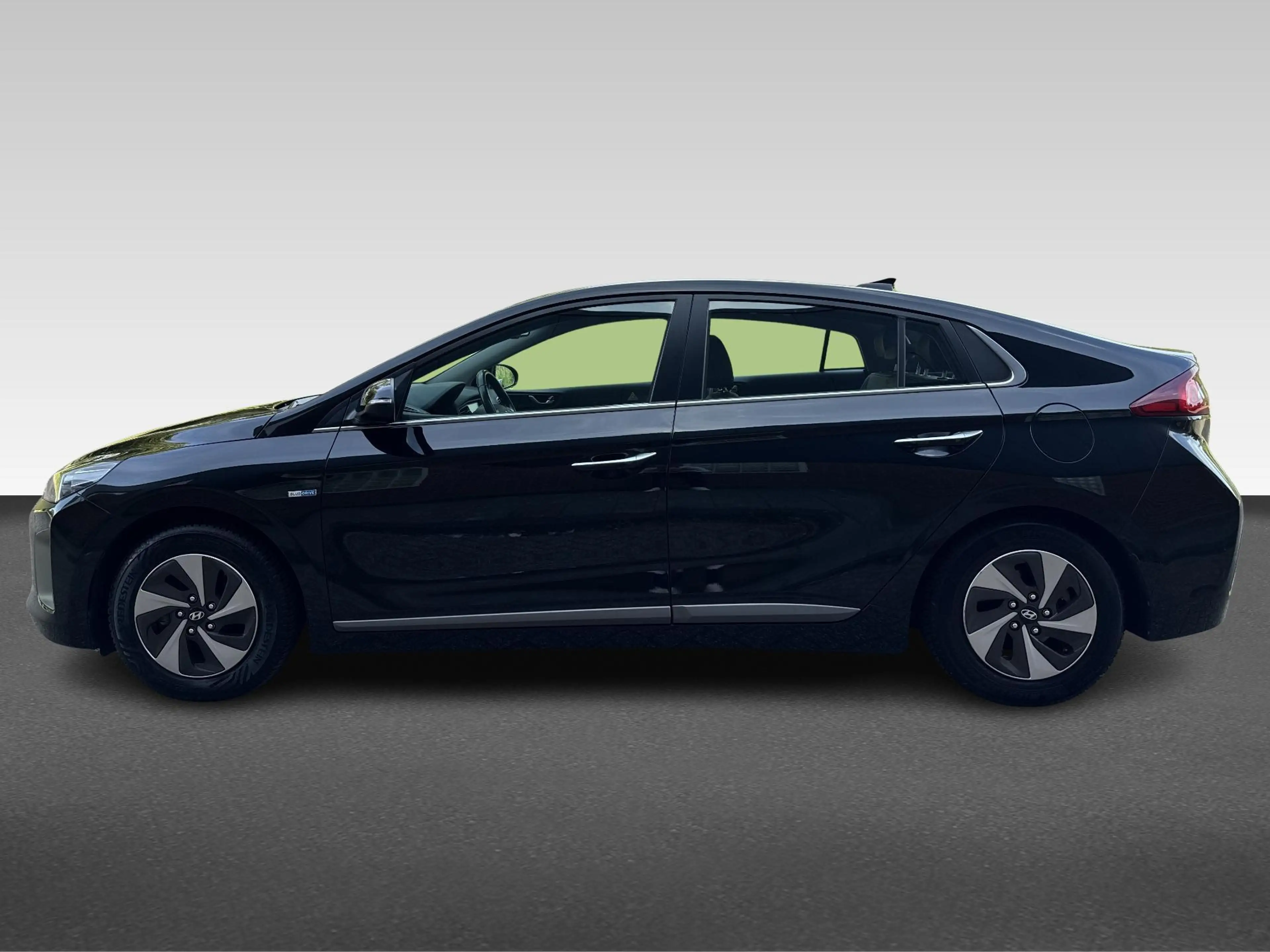 Hyundai IONIQ 1.6 GDi Premium | Schuif-kanteldak | Trekhaak | St — photo 2