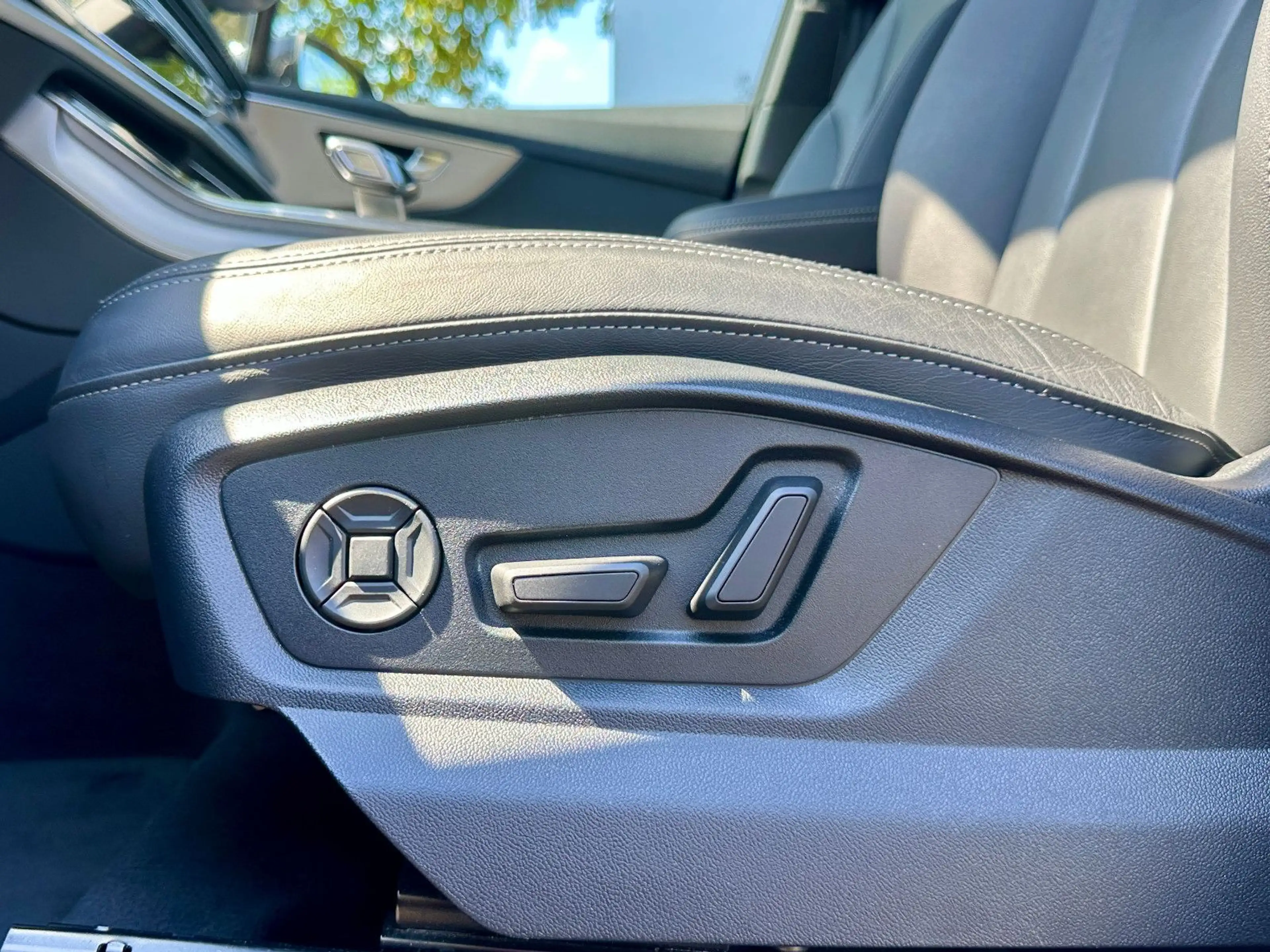 Audi Q7 55TFSIe qu S LINE BLACK HuD 360° AHK LUFTFED — photo 11