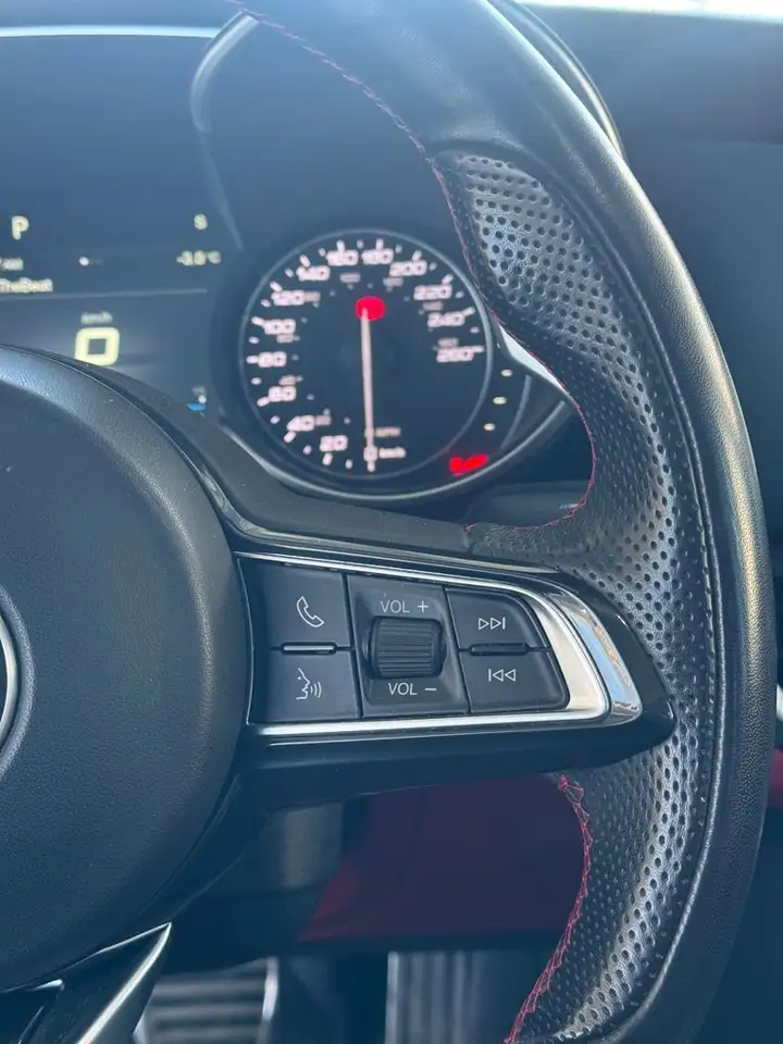 Alfa Romeo Giulia снимка Alfa Romeo Giulia