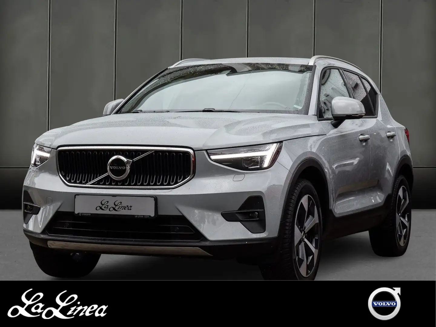 Volvo XC40 B3 (B) Core #AHK/Sitzh./PDC/RFK/Automatik/Navi Grau - 1