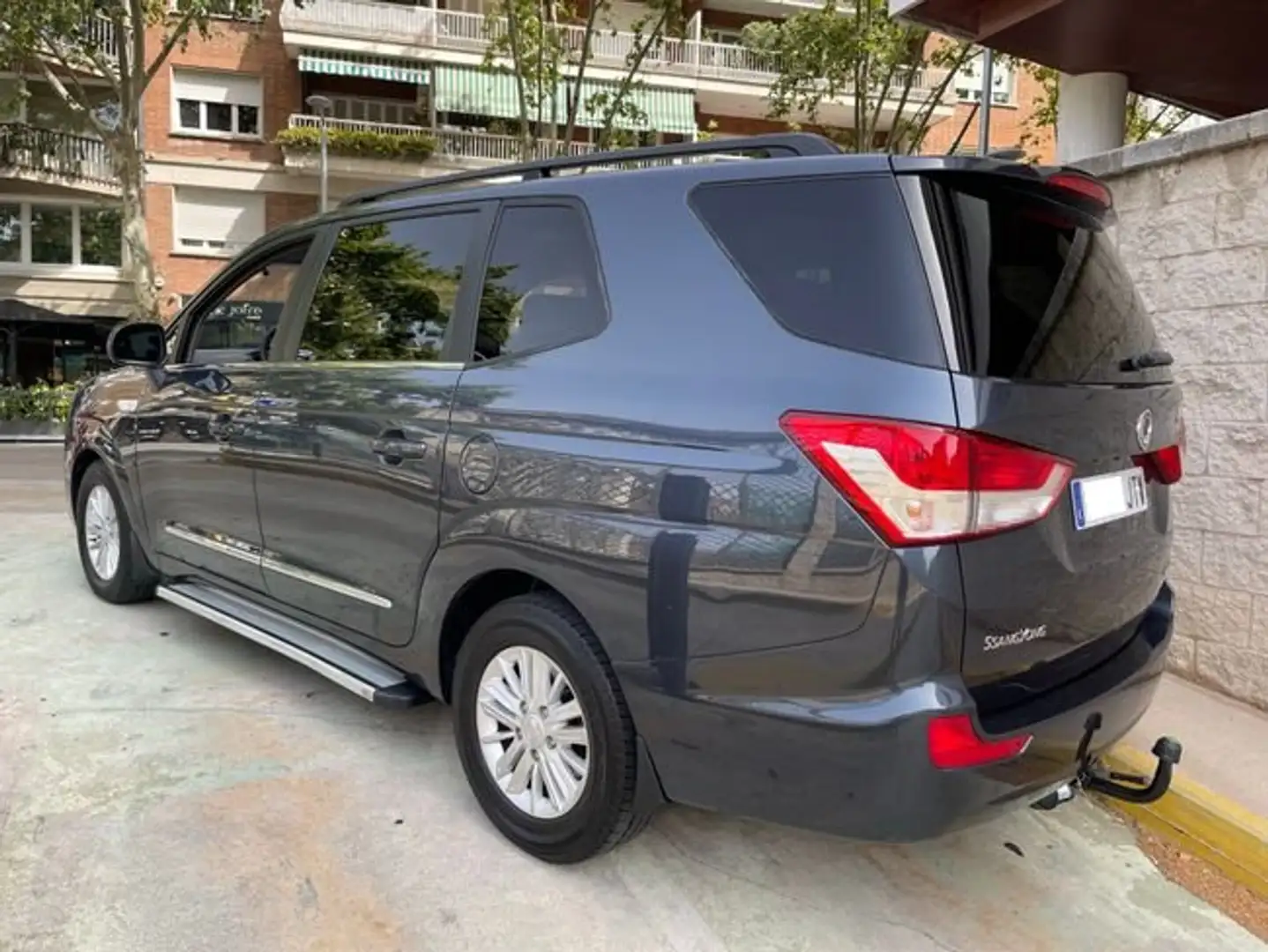 SsangYong Rodius D22T Limted Grau - 2