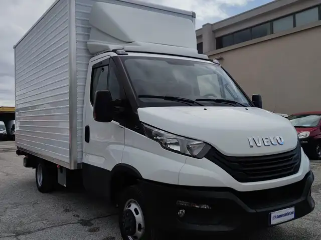 Iveco Daily 35C14 BOX CON SPONDA 3 POSTI - 2022