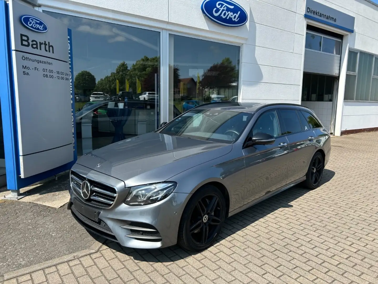 Mercedes-Benz E 220 d 4Matic T AMG Line Luft ACC ParkAss. FLA Grey - 2