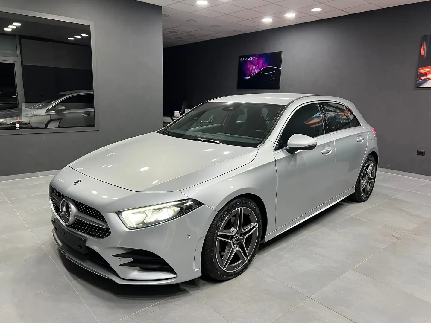 Mercedes-Benz A 200 d Premium AMG auto 150cv Argento - 1