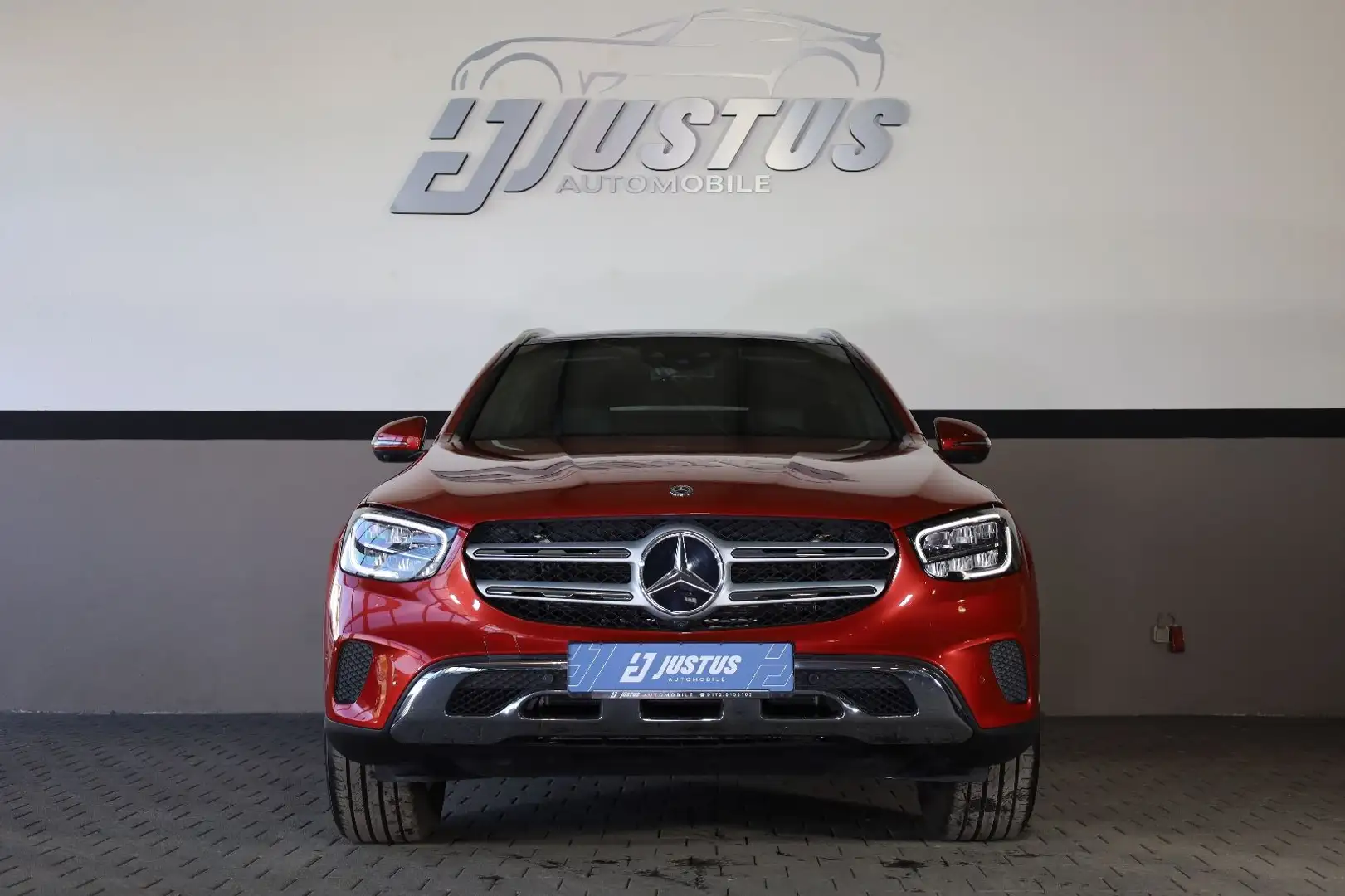 Mercedes-Benz GLC 300 4MATIC/360*/PANO/SHZ/AMBIE/TEMP/TOTW/R18 Rot - 2