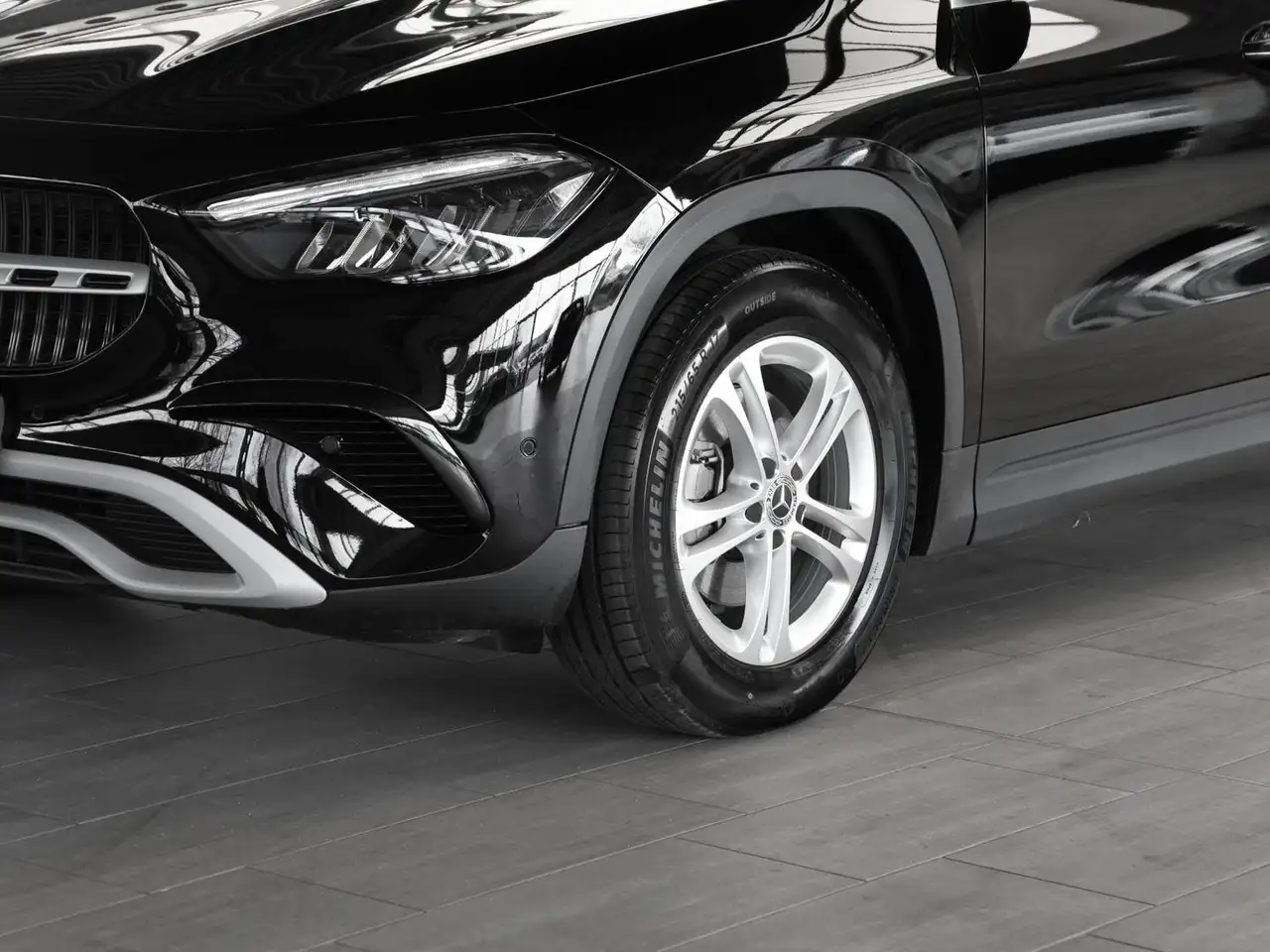 Mercedes-Benz GLA 200 Advanced-Paket LED Sitzheizung Kamera 13