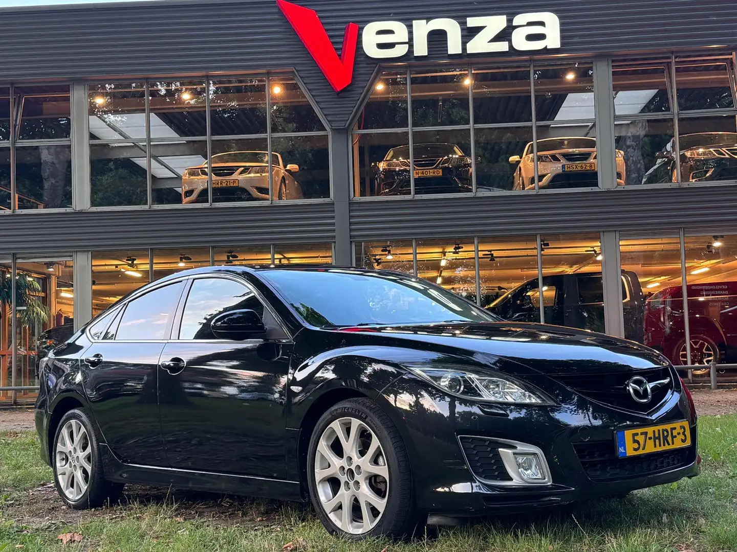 Mazda 6 2.5 S VT GT-M NL-AUTO Technisch perfect! Zwart - 1