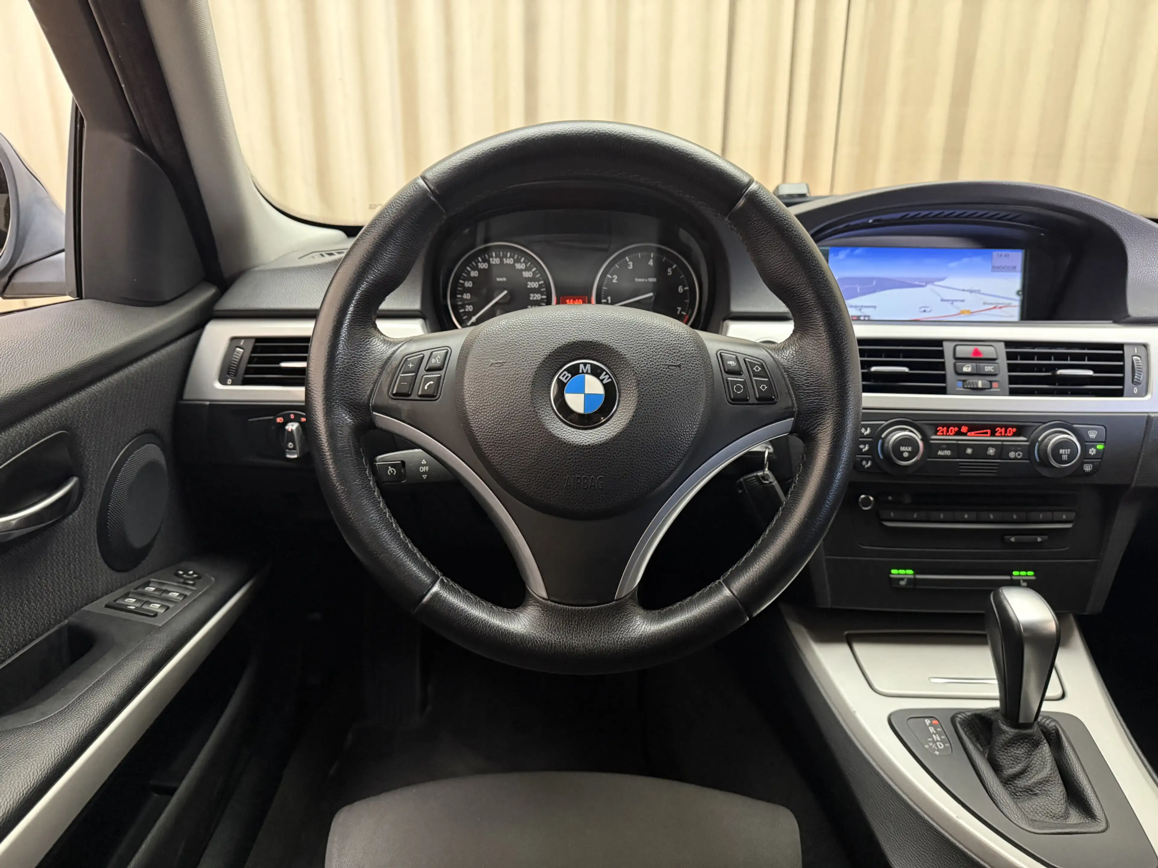 BMW 325 3-serie 325i High Executive 218 PK / Automaat / LC — photo 2