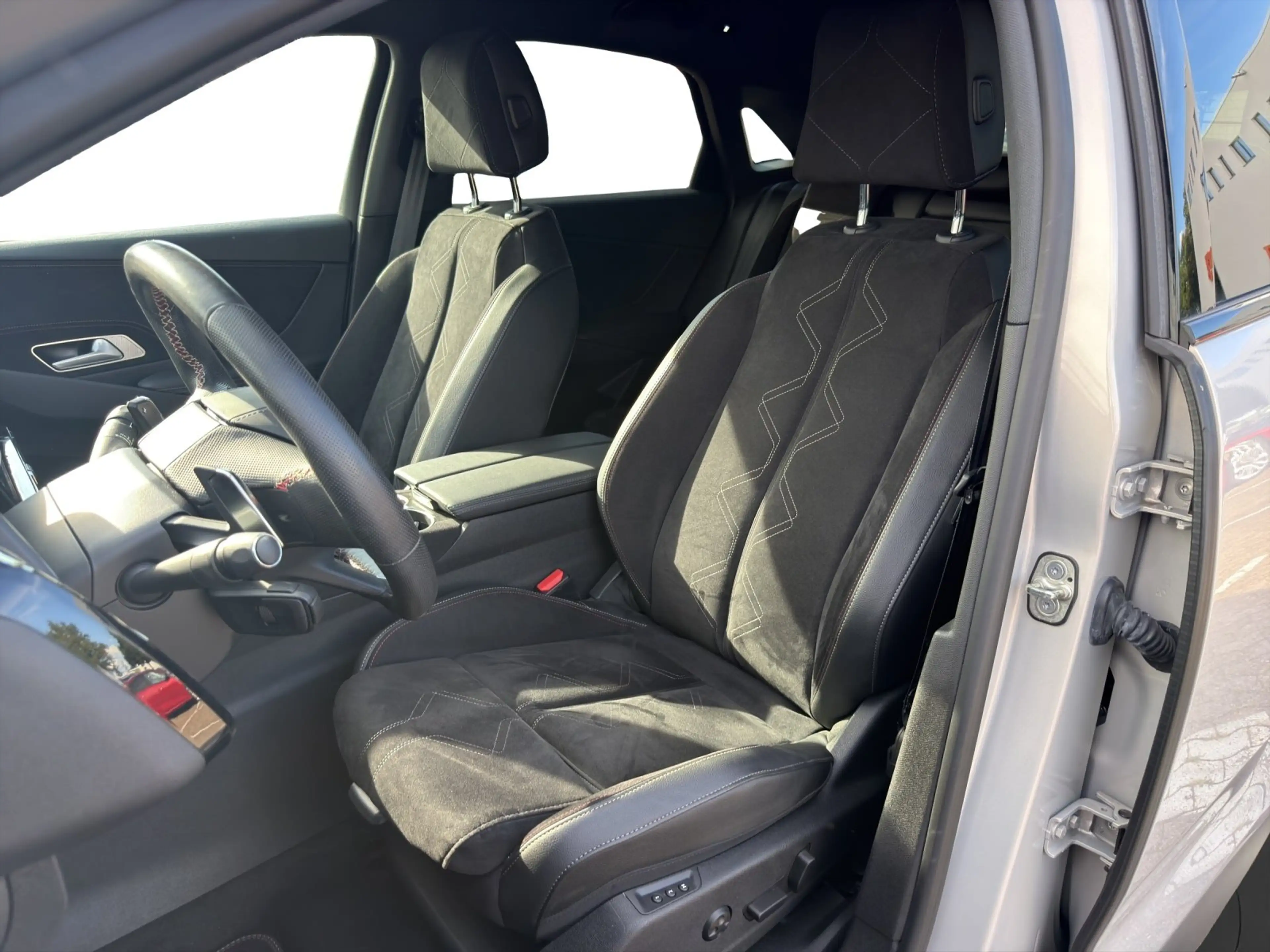 DS Automobiles DS 7 1.5 BlueHDi 130 S&S Performance Line + Kam. — photo 10