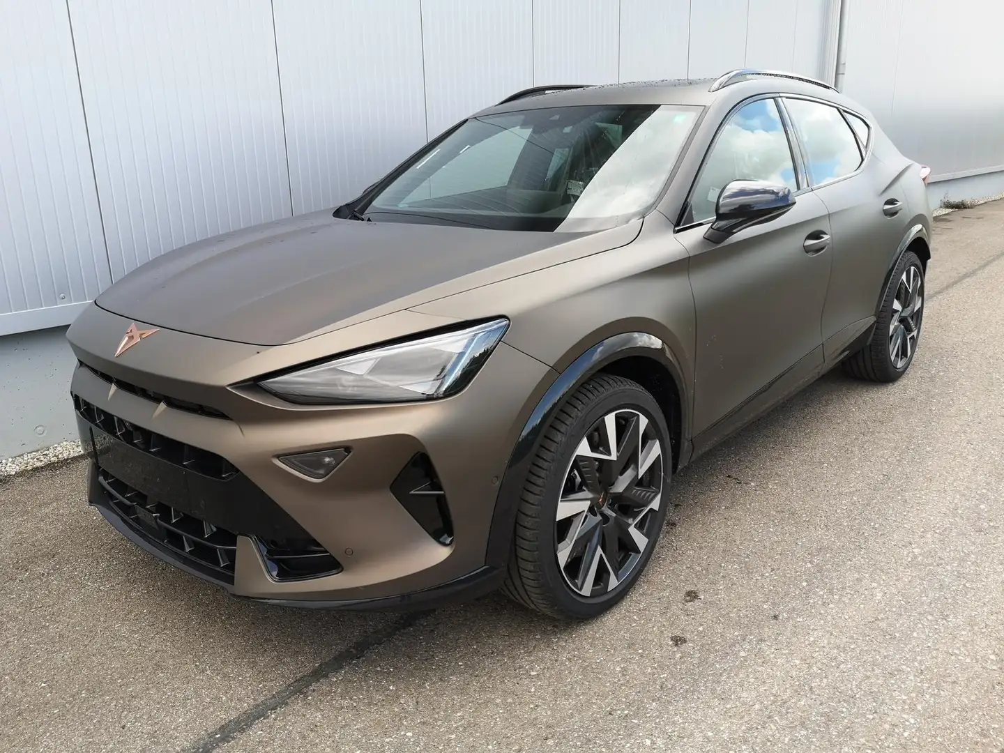 CUPRA Formentor 2.0TSI DSG 4Drive AHK GV5 Navi Matrix Pano Sound Bronze - 1