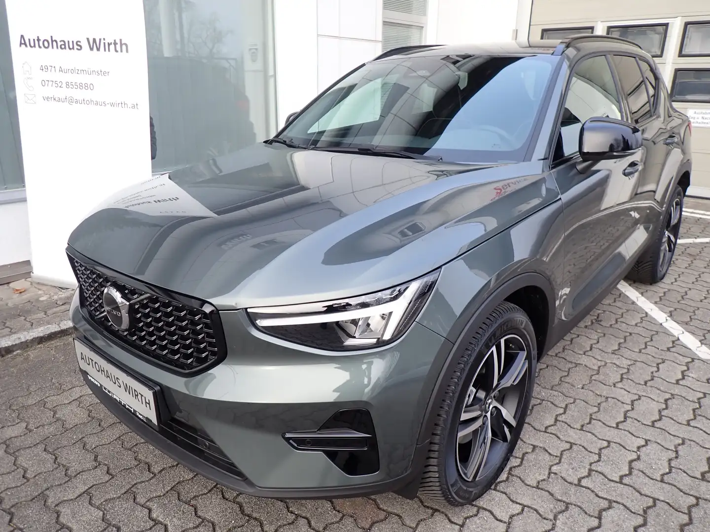 Volvo XC40 B3 Mild Hybrid Plus Dark / Connect-Text.-Microtech Grau - 1