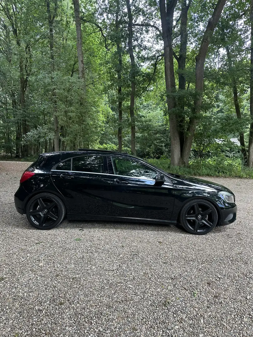 Mercedes-Benz A 180 A180 1.6 Blue Efficiency 2013 zwart Zwart - 1