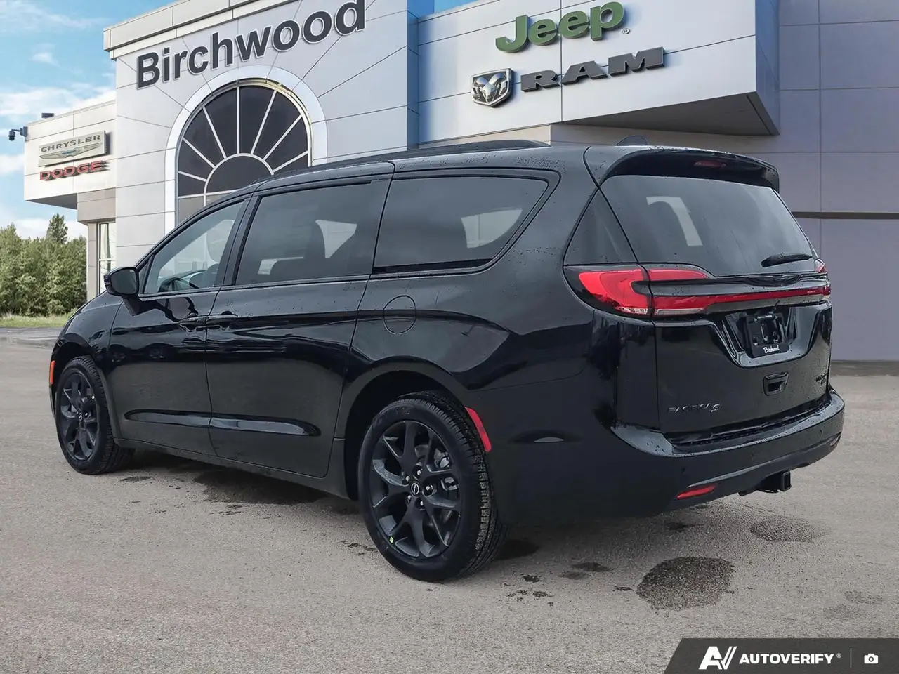 Chrysler Pacifica снимка Chrysler Pacifica