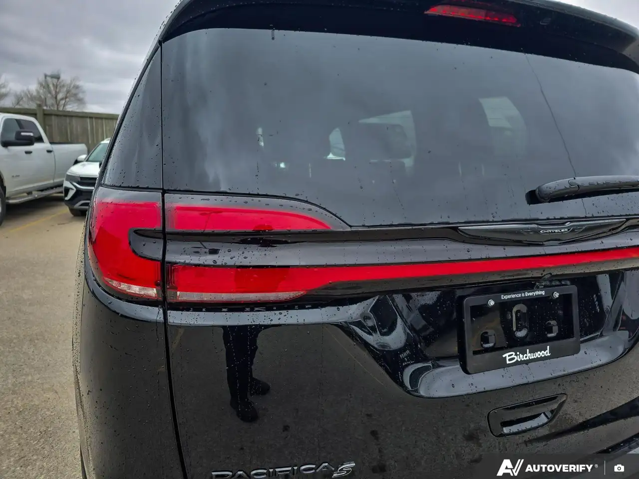 Chrysler Pacifica снимка Chrysler Pacifica