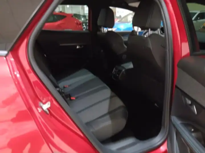 Peugeot 3008 Allure Pack PureTech S&S EAT8 2023, foto 5